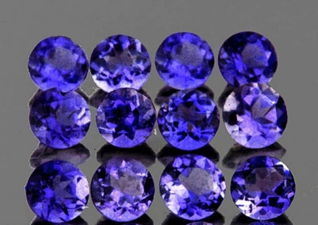Natural Bluish Violet Iolite {Flawless-VVS1}