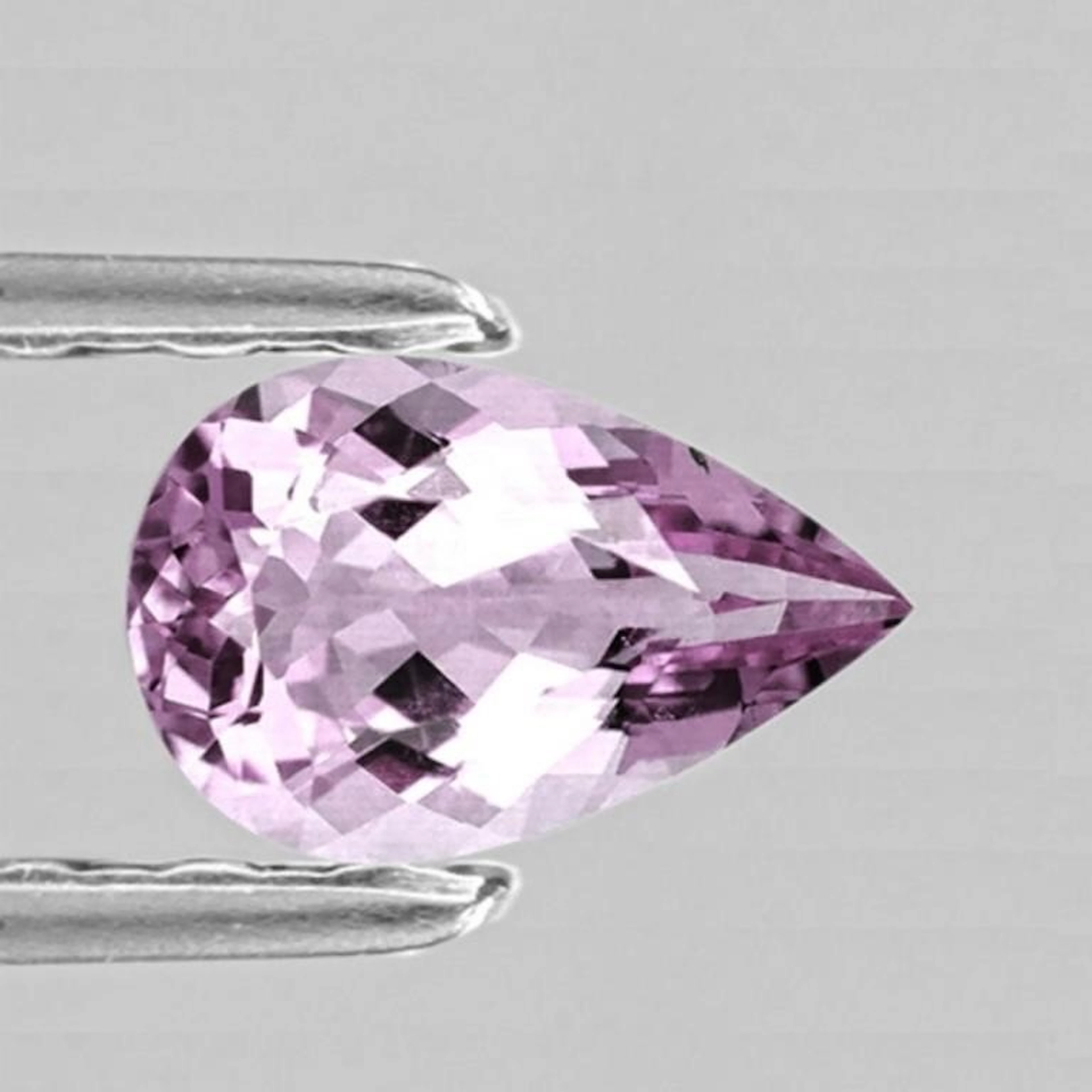 Natural Light Pink Morganite [Flawless-VVS]