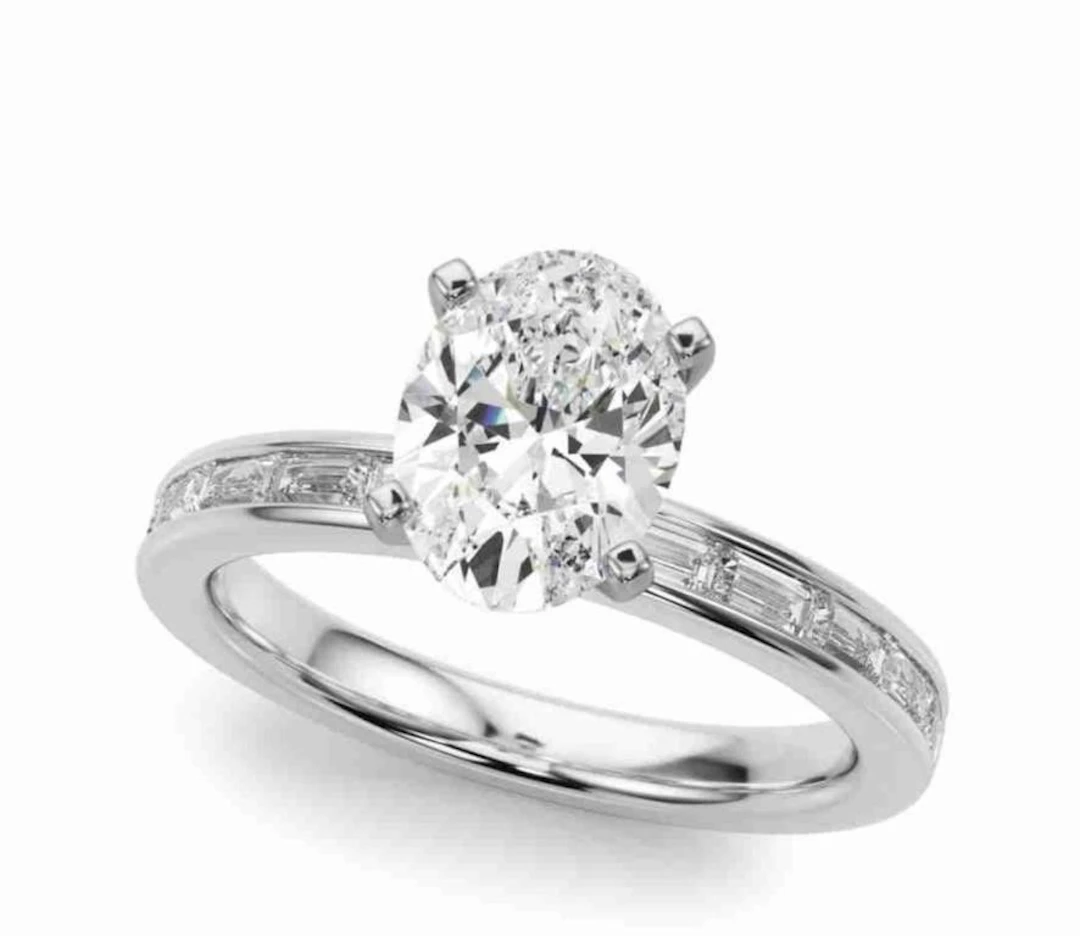 Gold & White Oval Diamond 5.27 Carats E/VVS - Cer