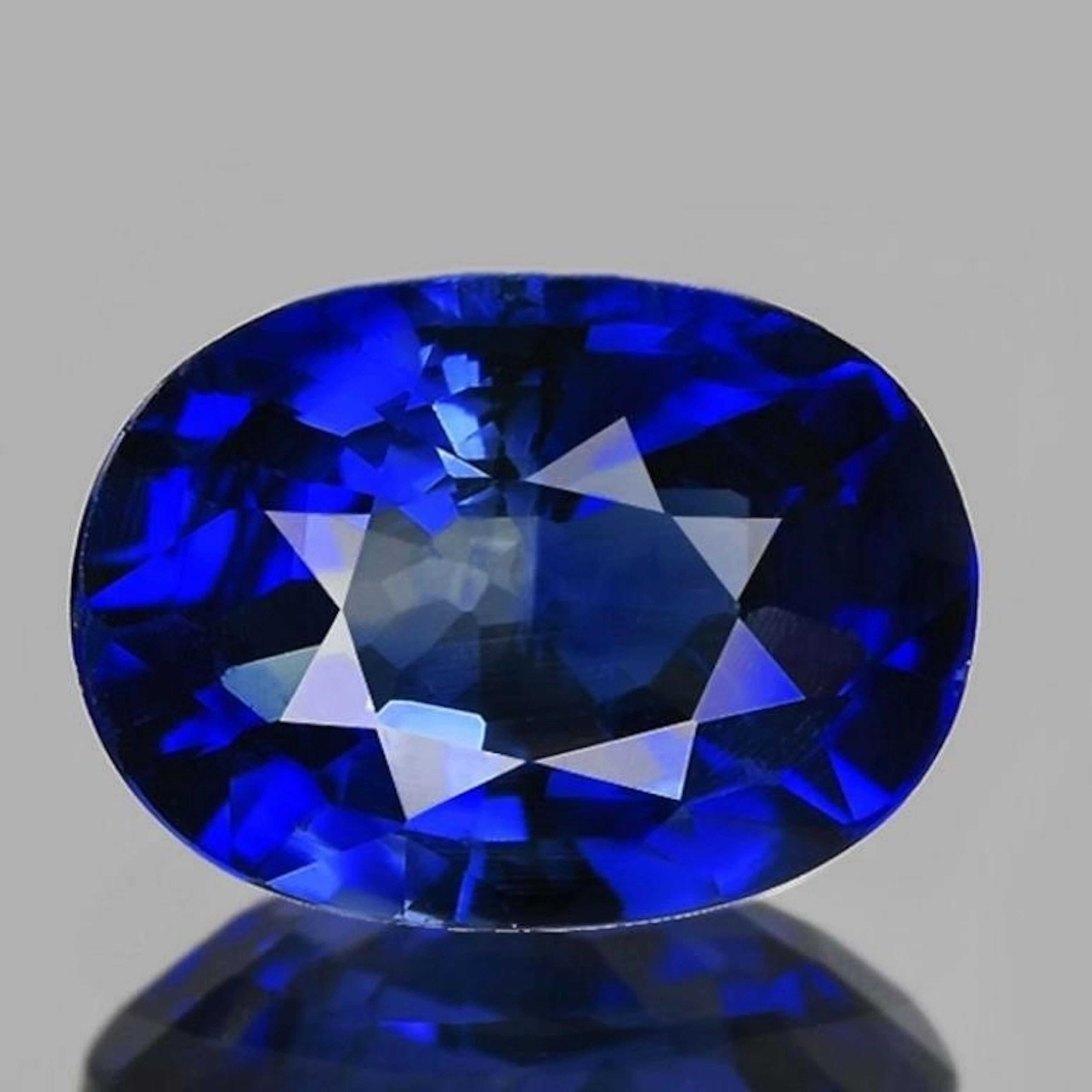 Natural Oval Royal Blue Sapphire [Flawless-VVS]