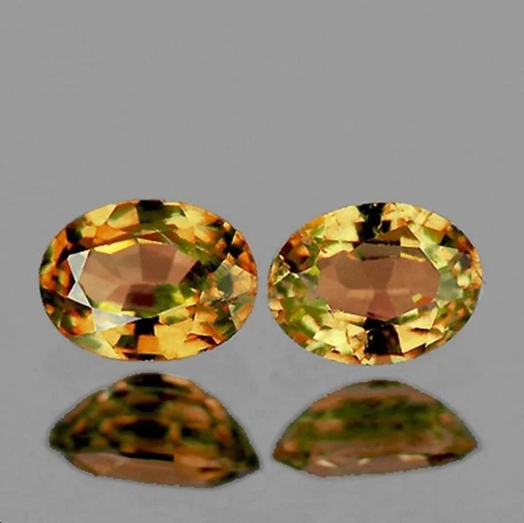 Natural AAA Color Change Garnet Pair [VVS]