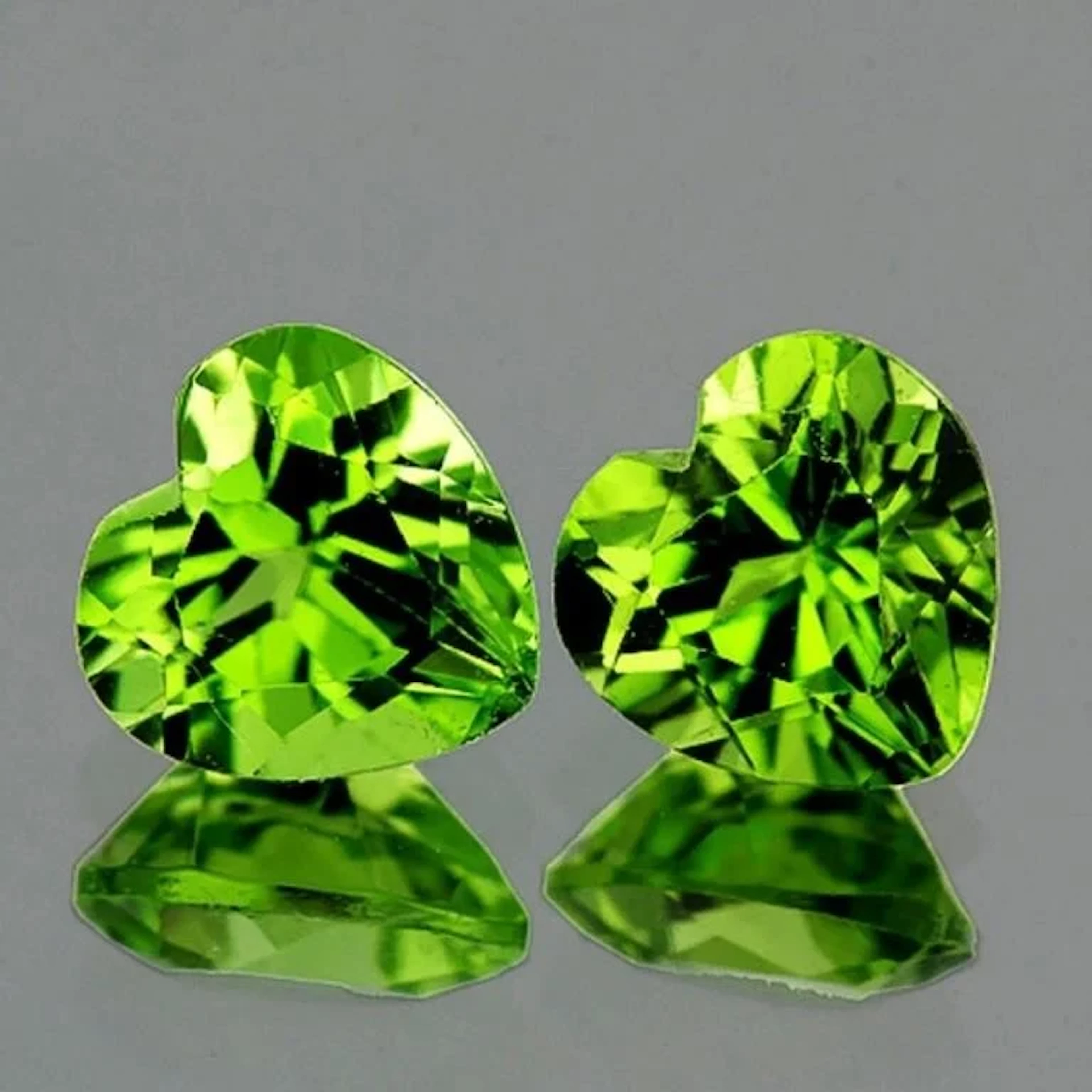 Natural Green Peridot Hearts Pair [Flawless-VVS]