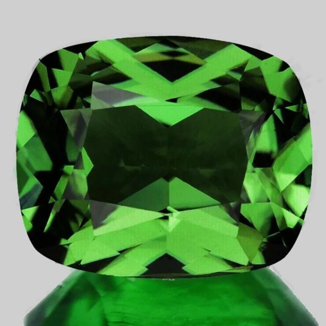 Natural Green Tsavorite Garnet { VVS}