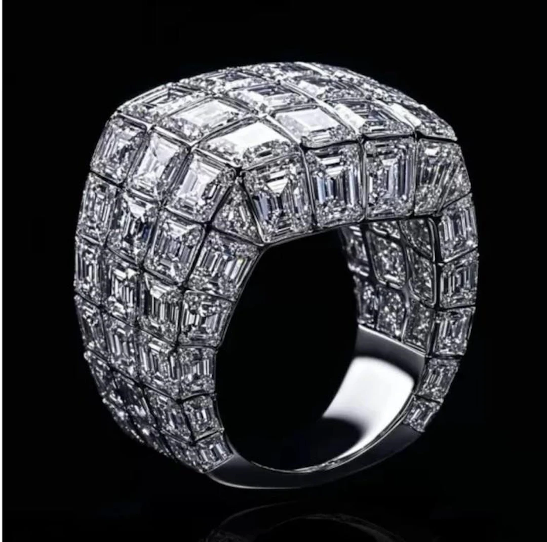 Gold & 10.05 Cts White Diamonds Ring
