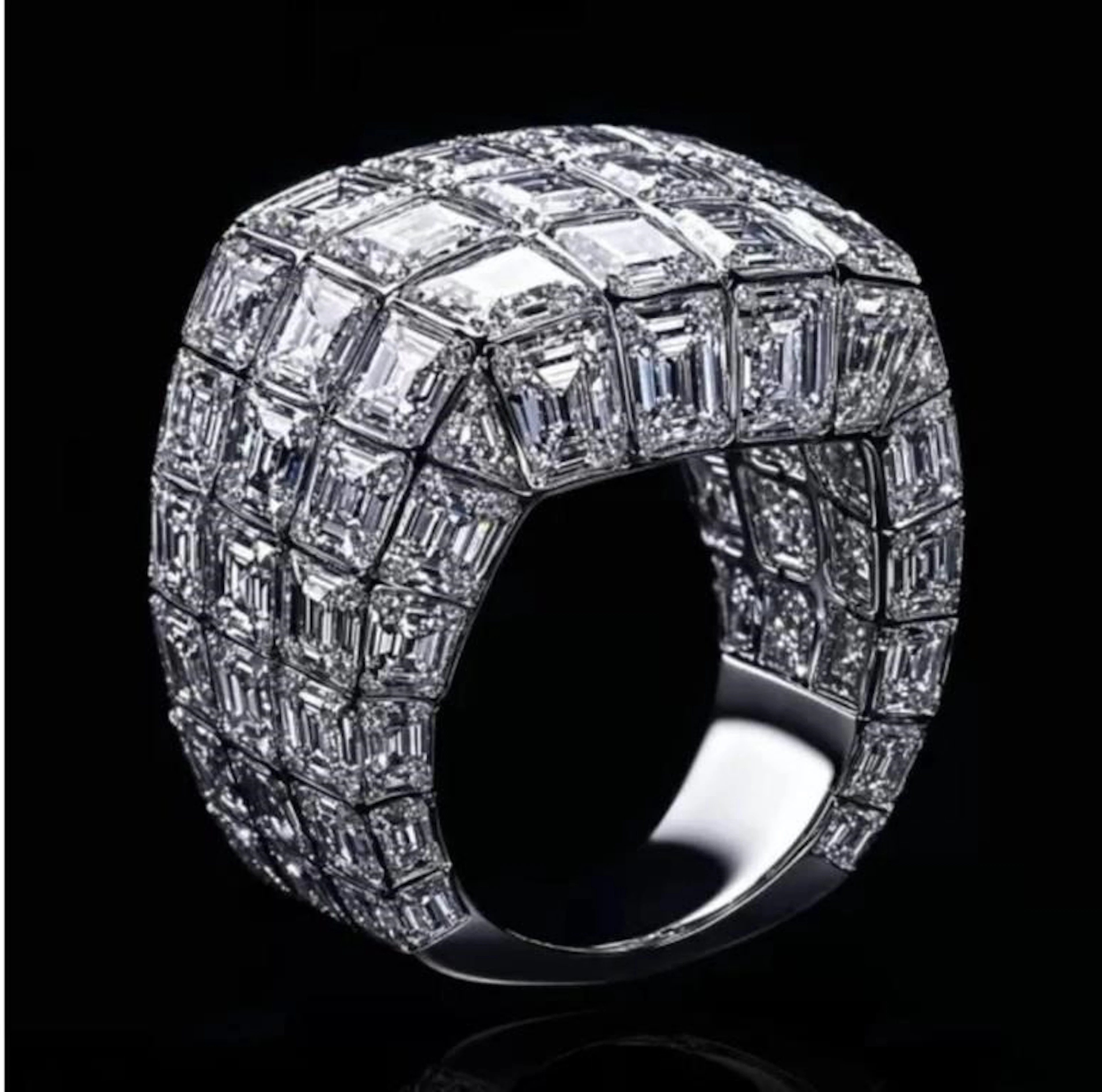 Gold & 10.05 Cts White Diamonds Ring
