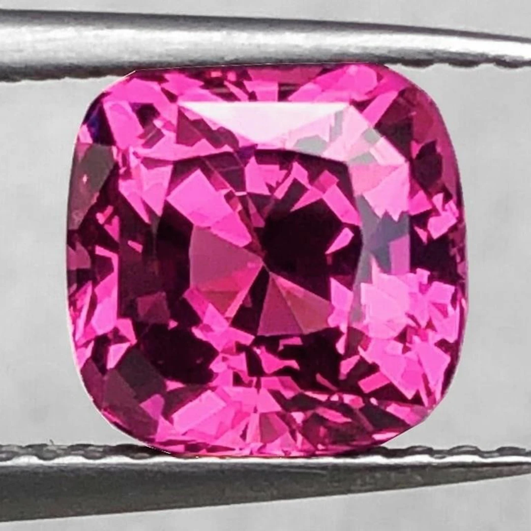 Natural Rare Mahenge Red Pink Spinel {Flawless-VVS