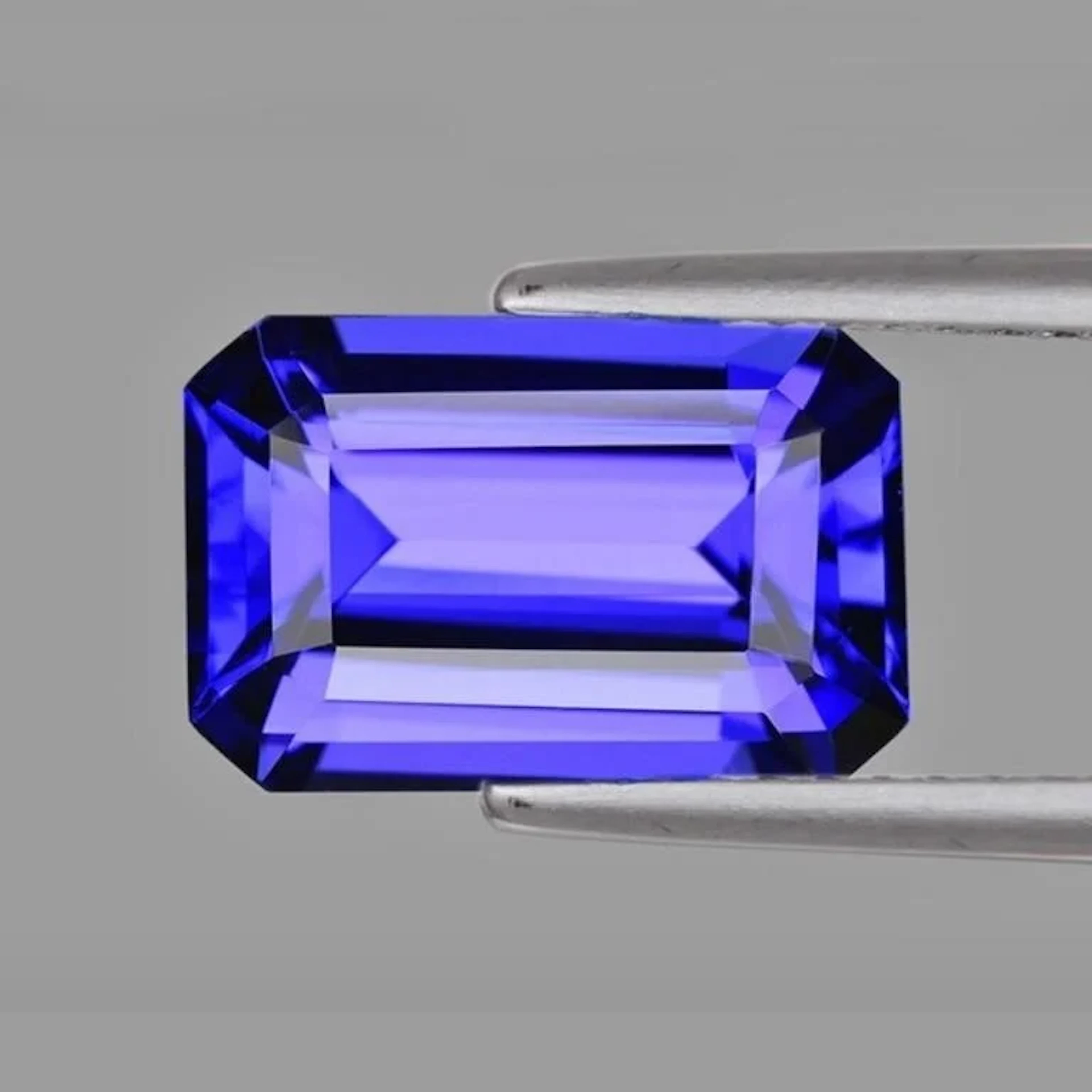 Natural Purple Blue Tanzanite [Flawless-VVS]