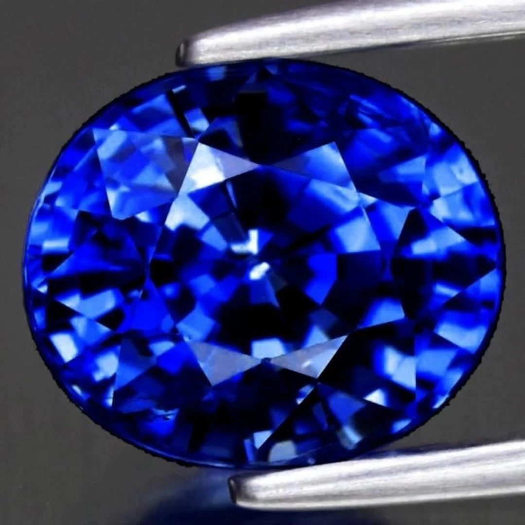 Natural Premium Royal Blue Sapphire [VVS]