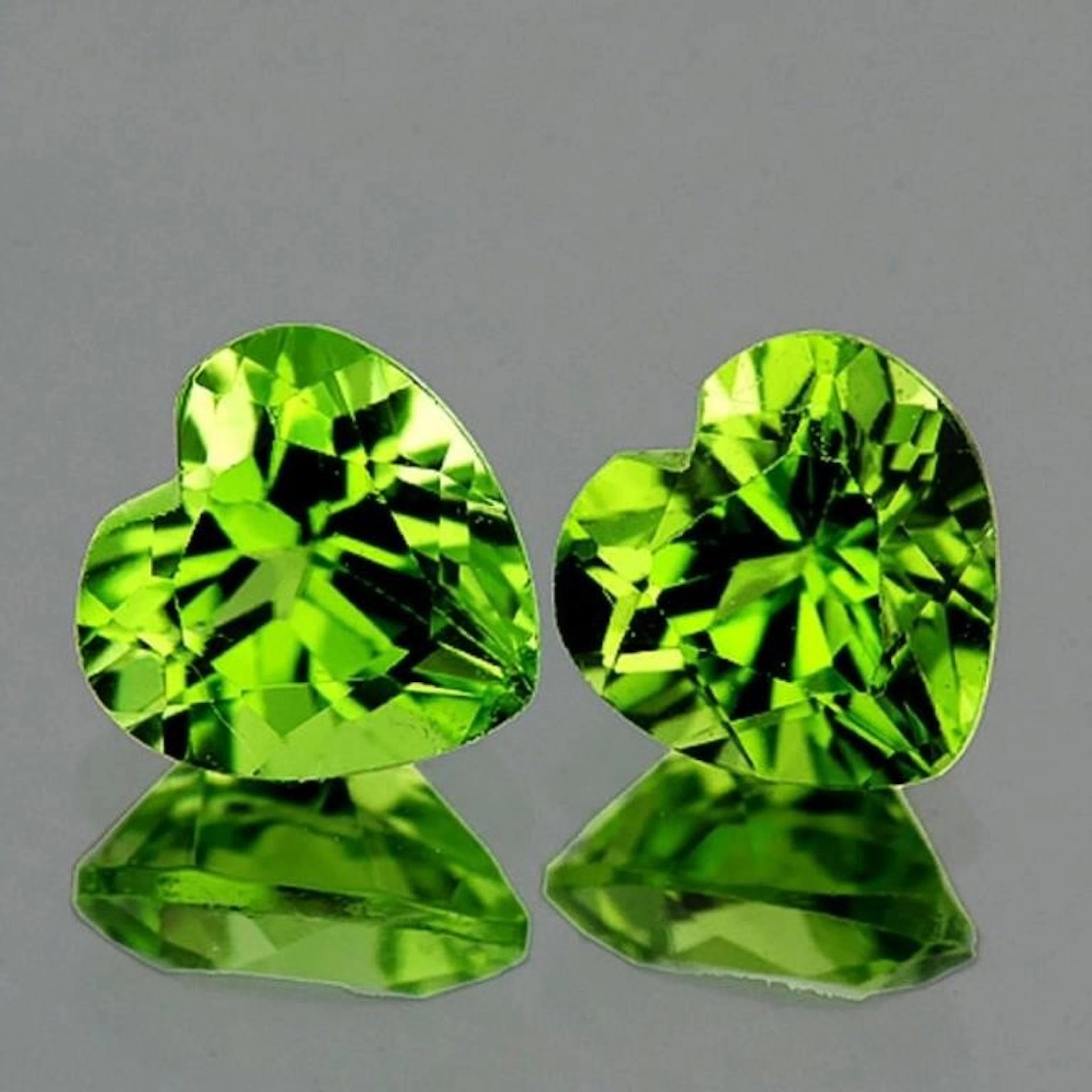 Natural Green Peridot Hearts Pair [Flawless-VVS]