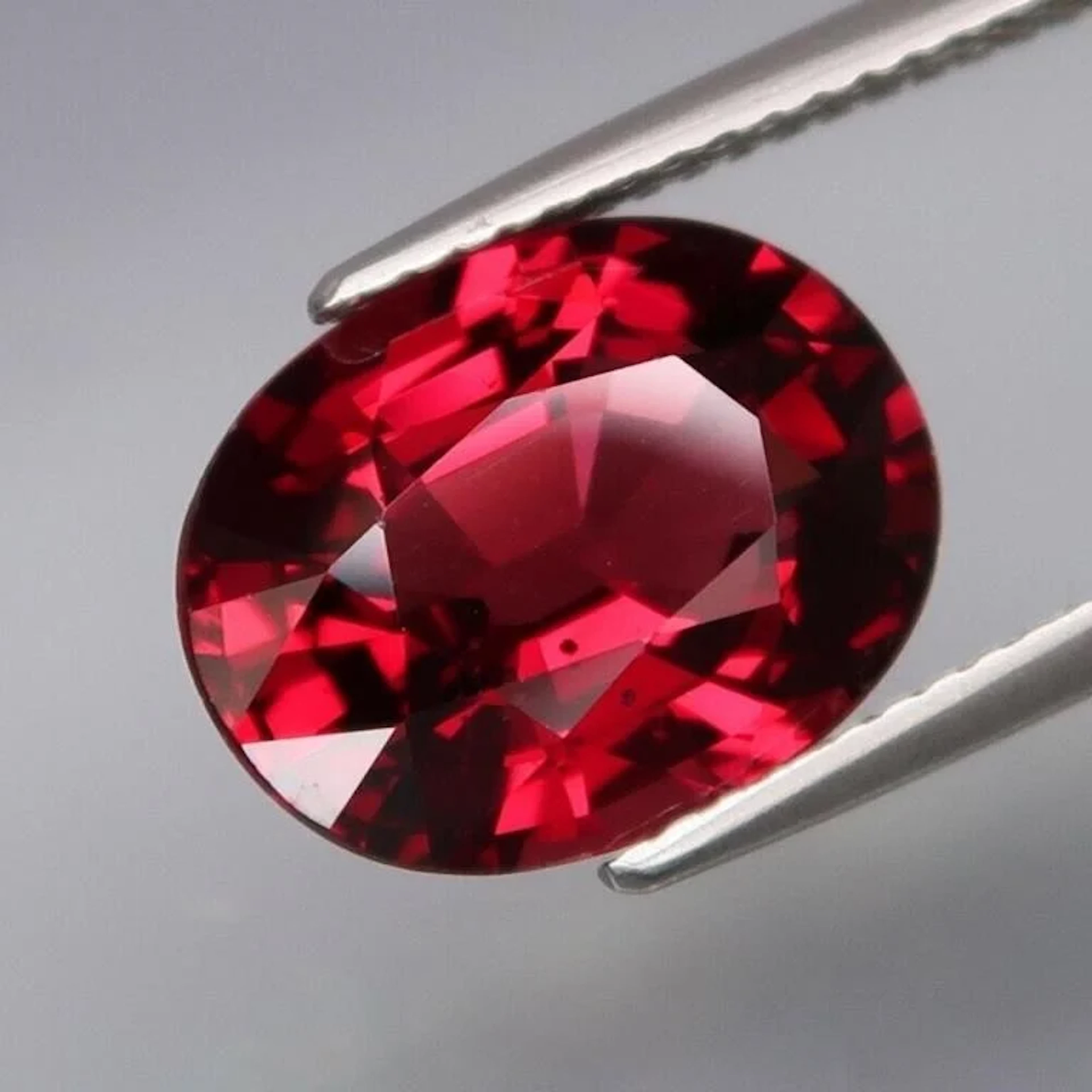Natural Cherry Red Rhodolite Garnet 6.33 Ct Untrea