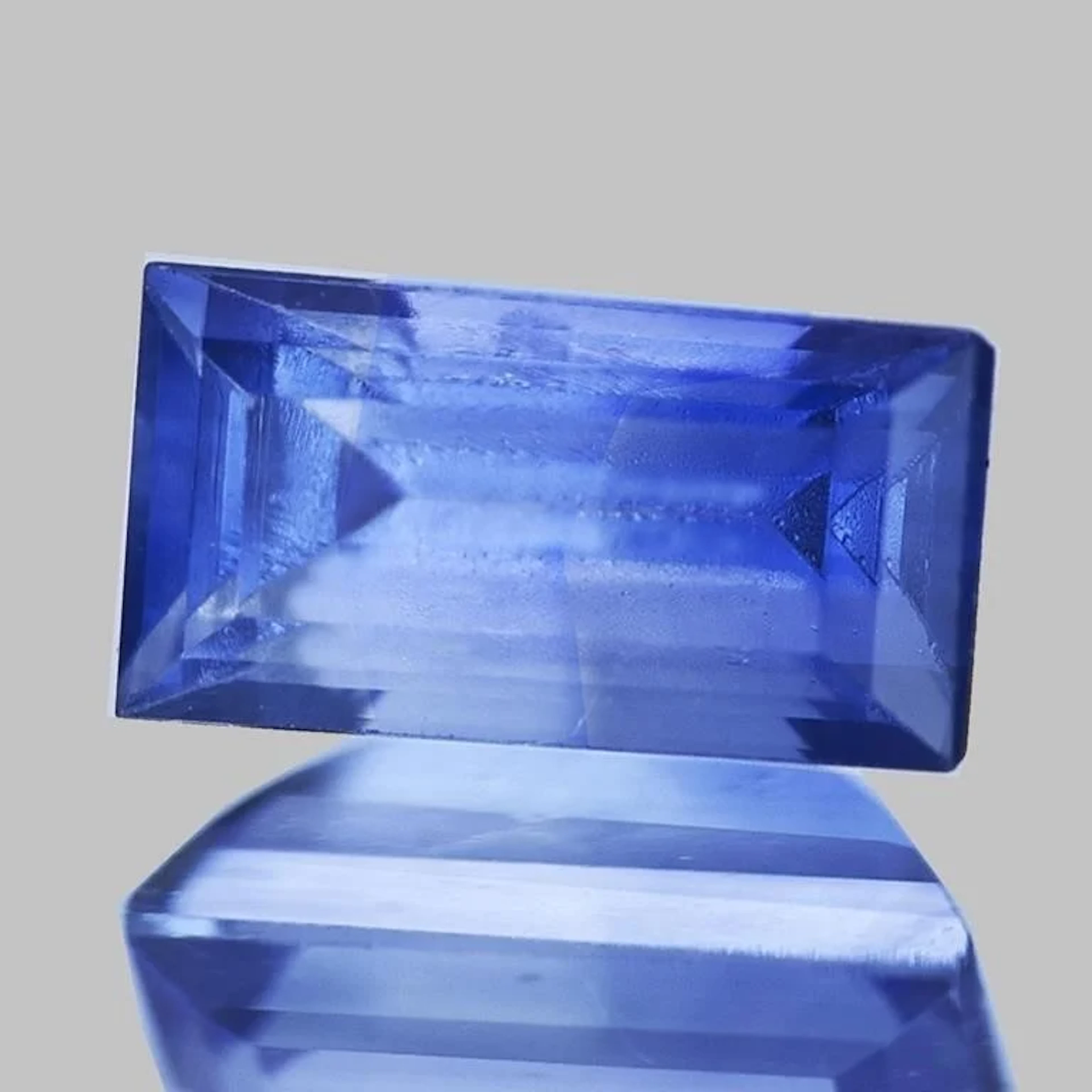 Natural Baguette Bi Color Blue Sapphire {VVS}
