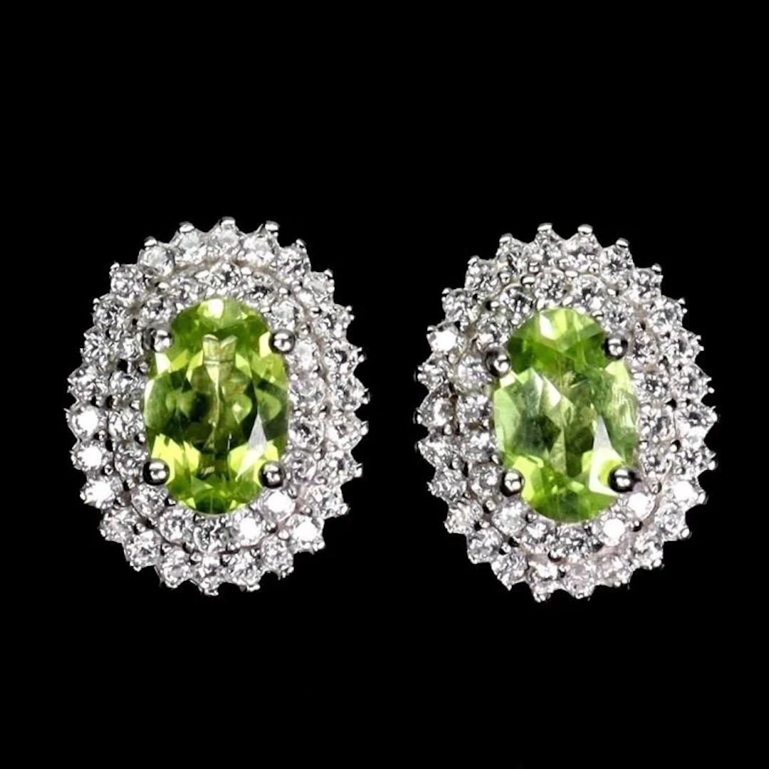Natural oval Peridot Earstuds