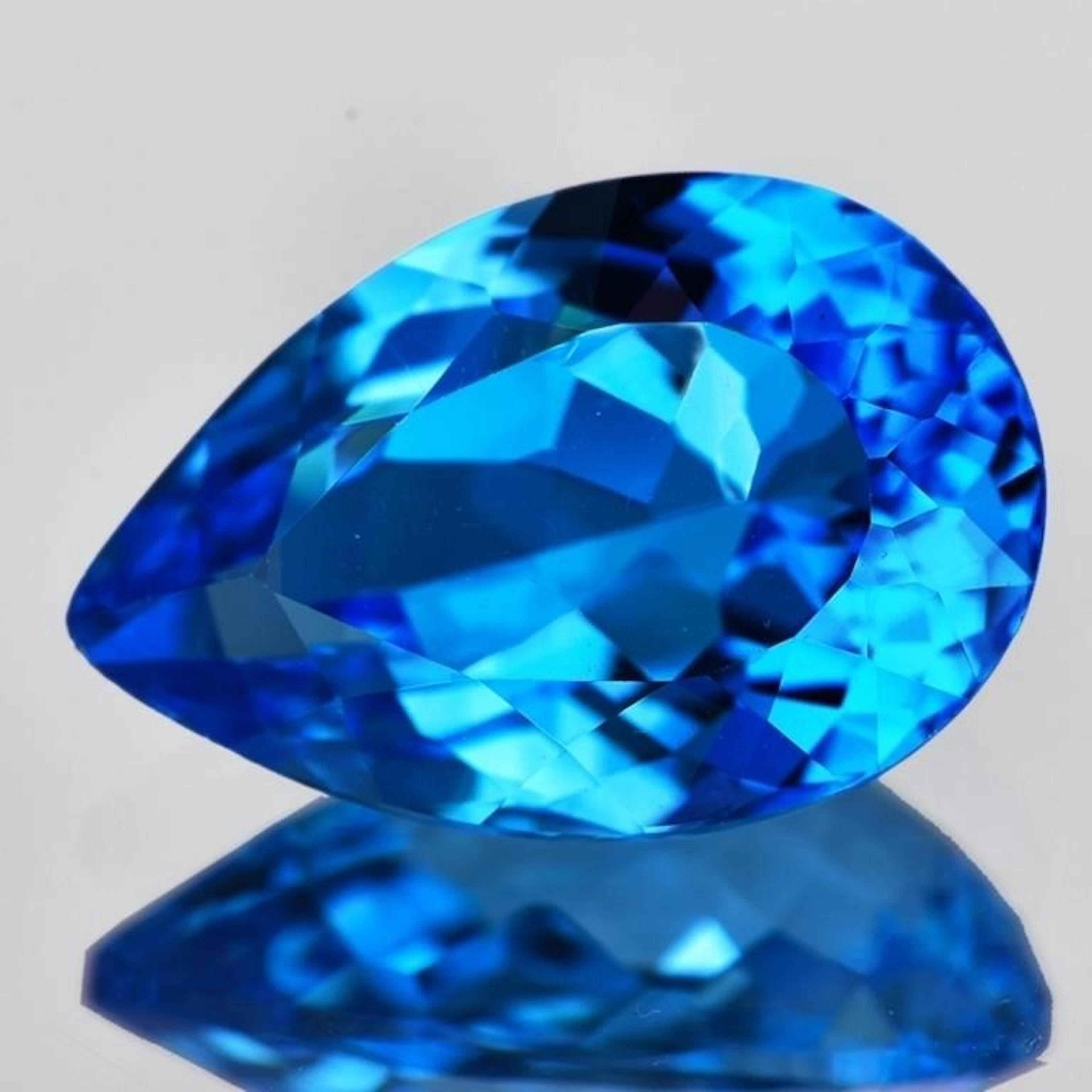 Natural Swiss Blue Topaz {Flawless-VVS1}