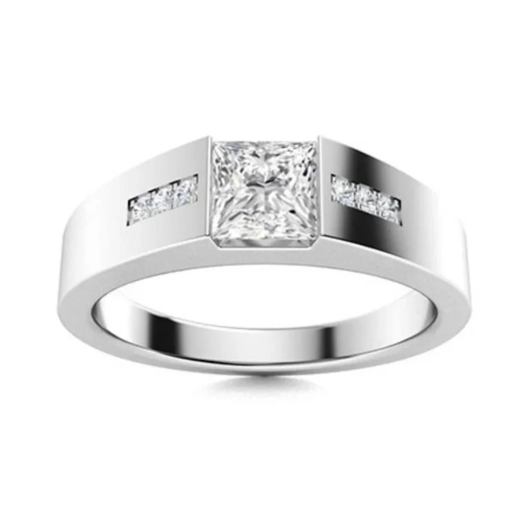 Gold & Brilliant White Diamond 3.50 Cts Ring - E/V