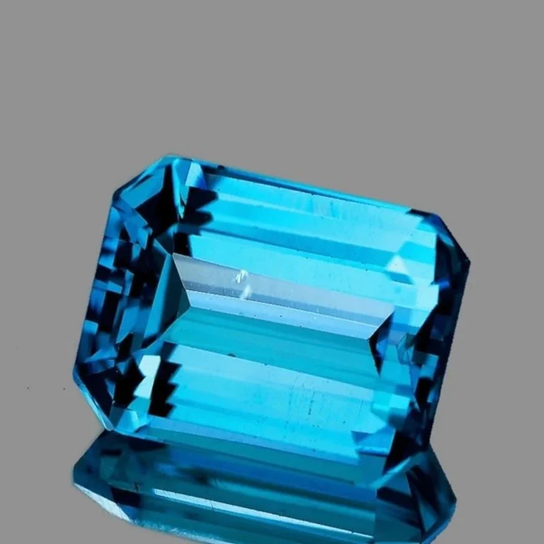 Natural London Blue Topaz [Flawless-VVS]