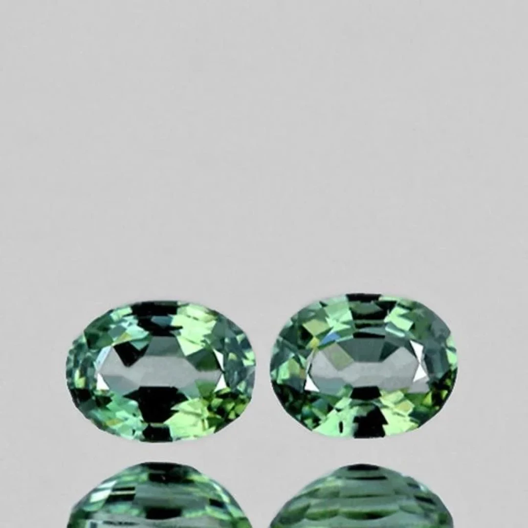 Natural Oval Green Sapphire Pair [Flawless-VVS]