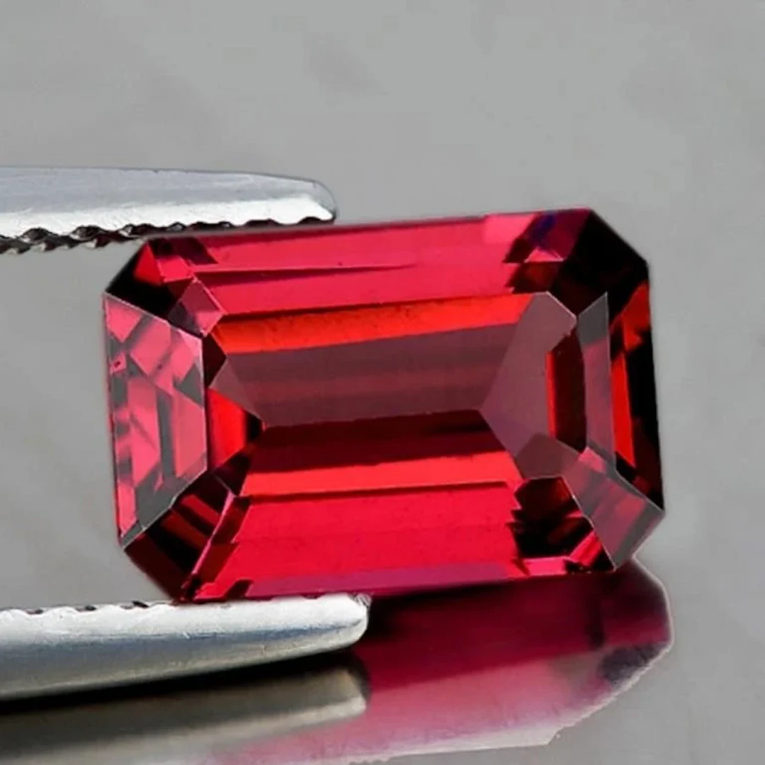 Natural Raspberry Pink Rhodolite Garnet [Flawless-