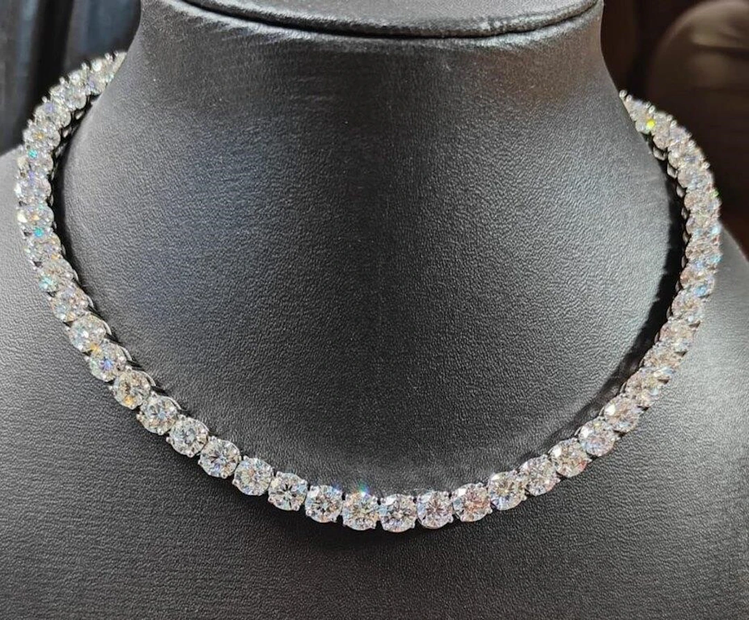Gold & White Diamonds 60 Cts Necklace