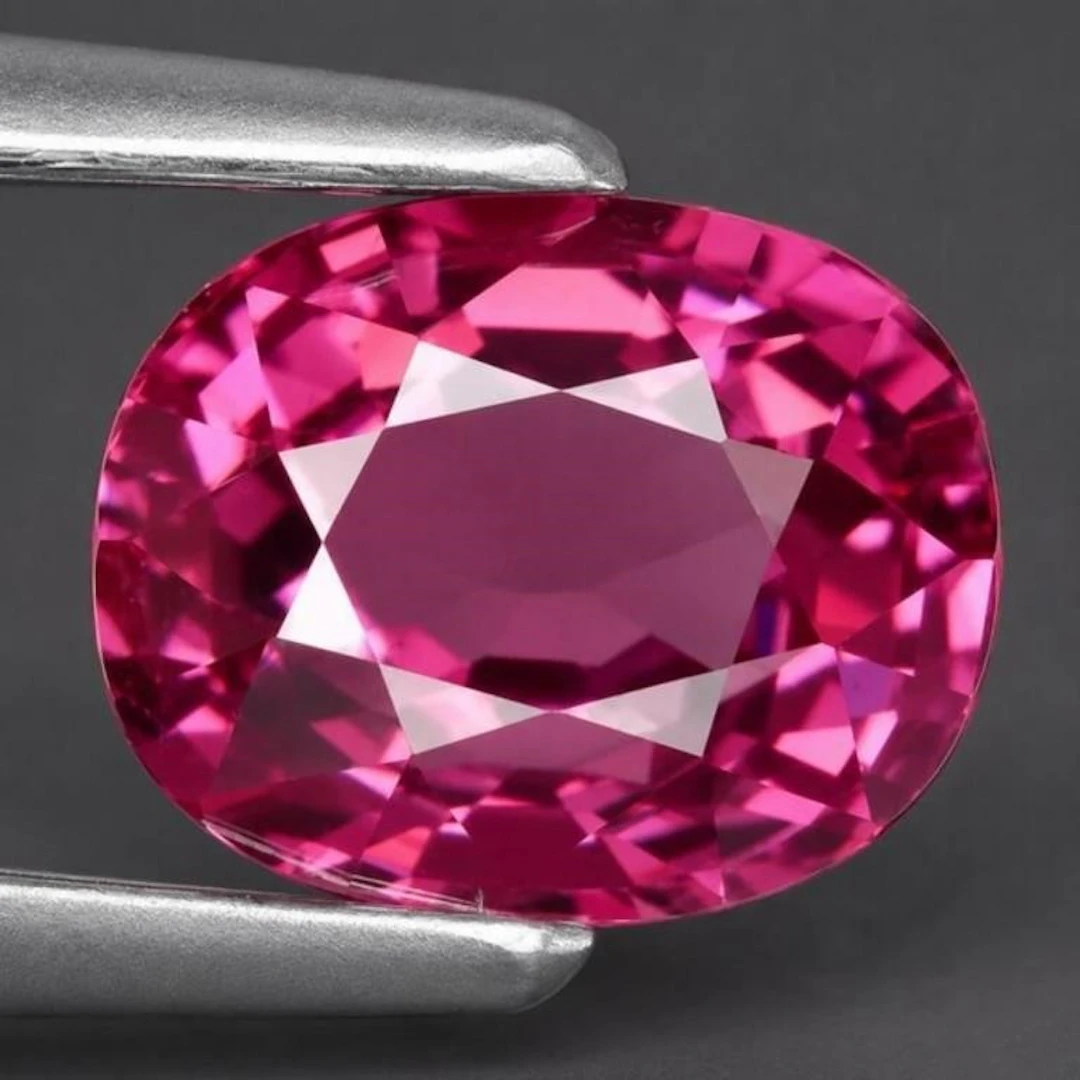 Natural Neon Pink Spinel [Flawless-VVS]