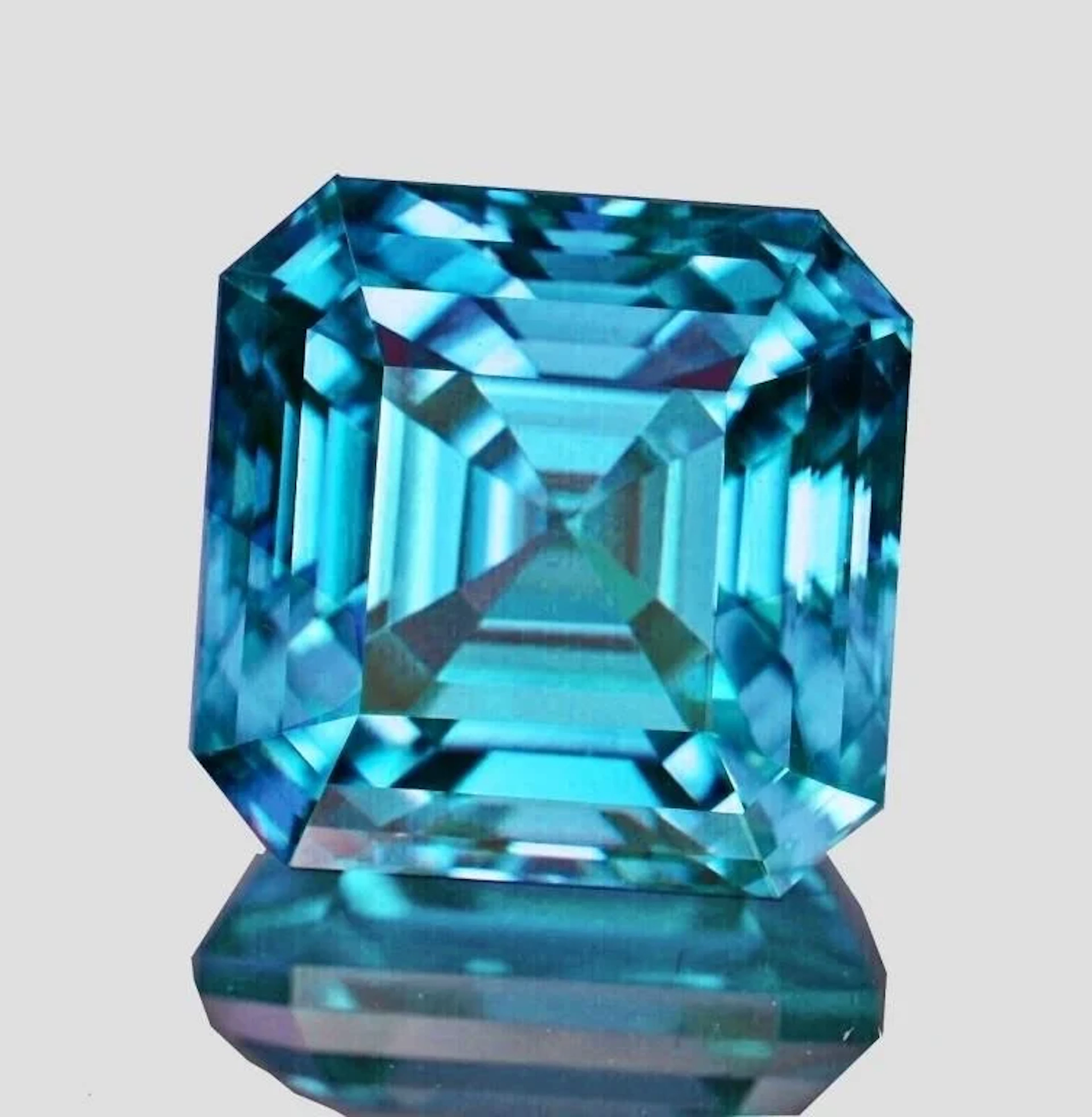 Natural Cambodian Blue Zircon {Flawless-VVS1}