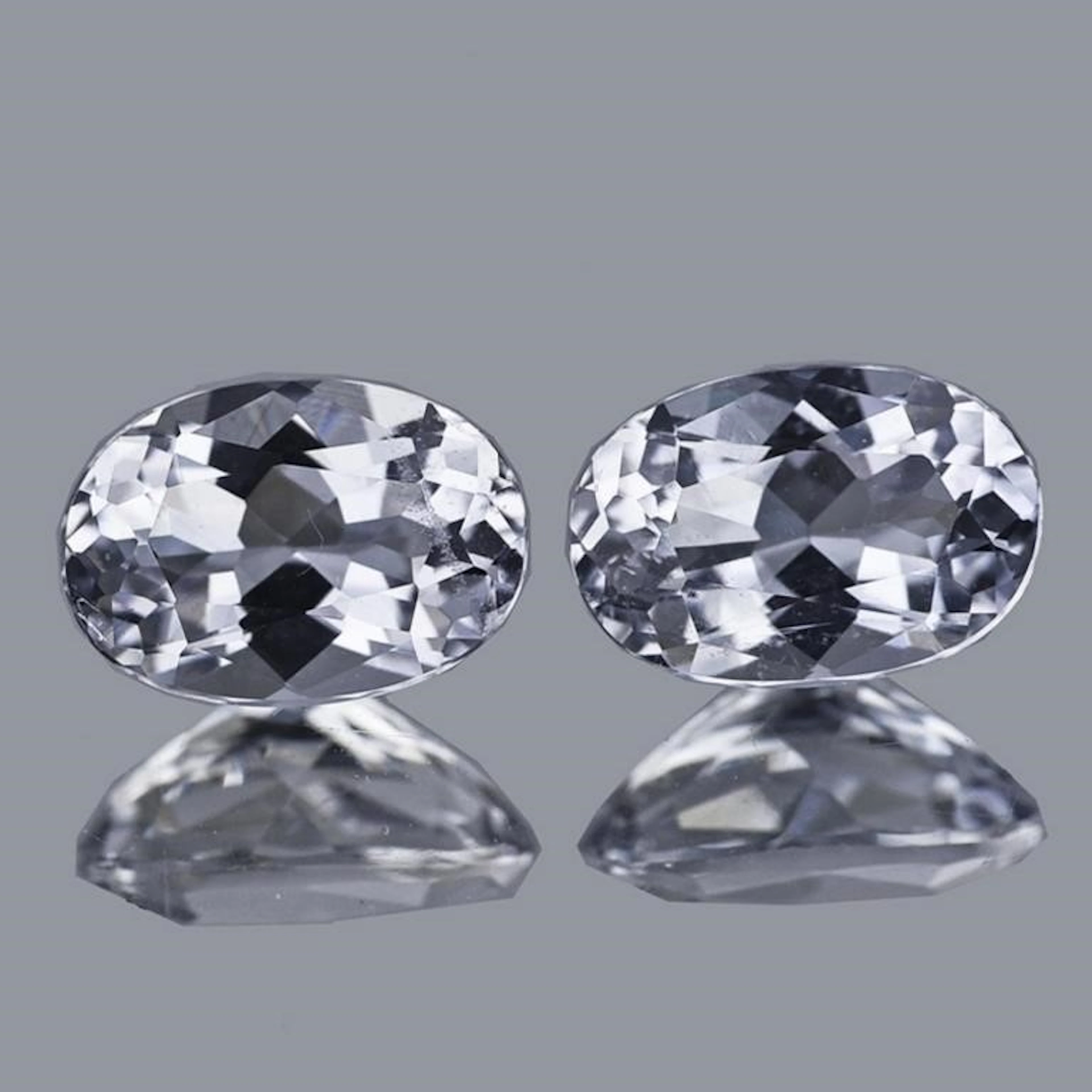 Natural White Aquamarine 8x6 mm - Flawless