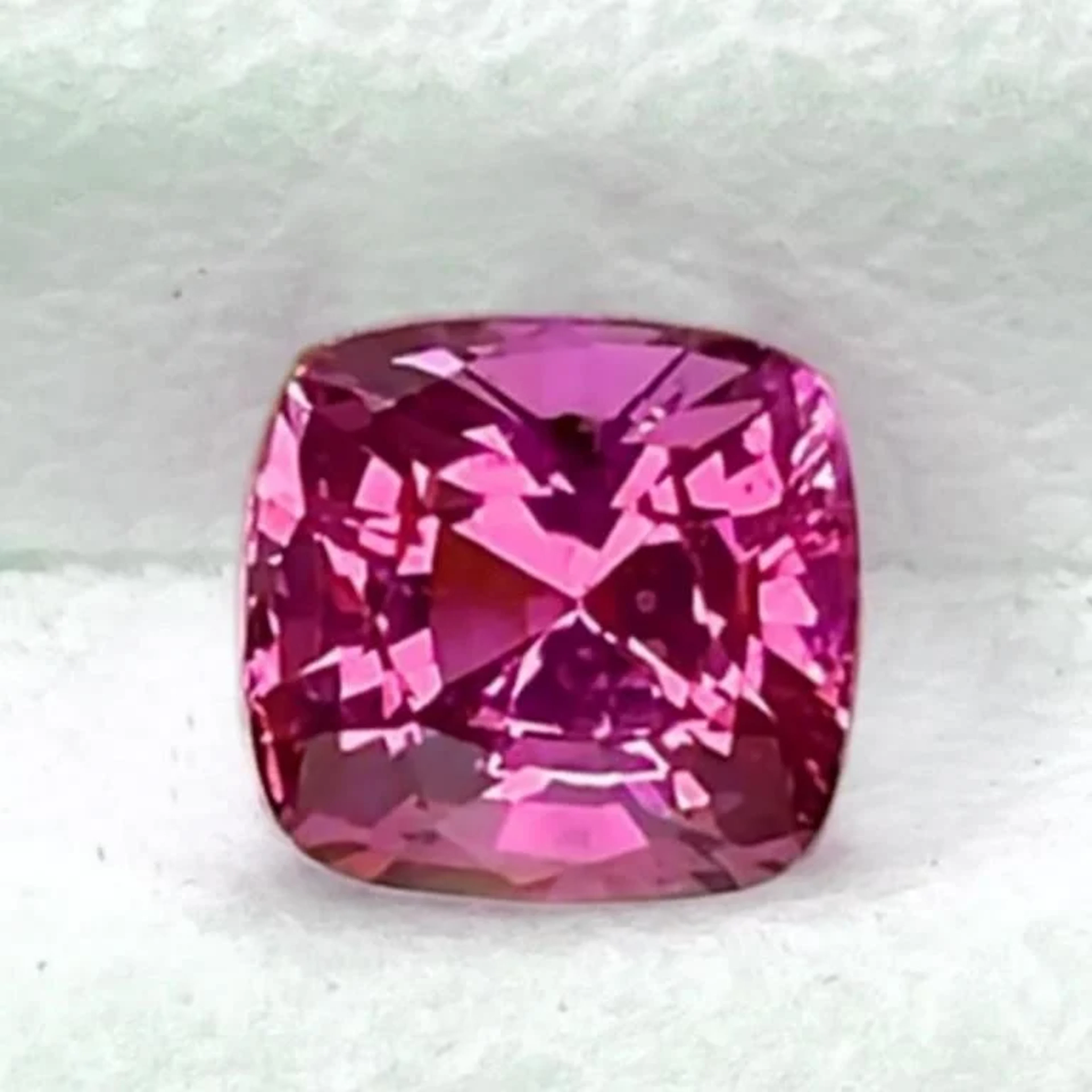 Natural Cushion Pink Sapphire [Flawless-VVS]