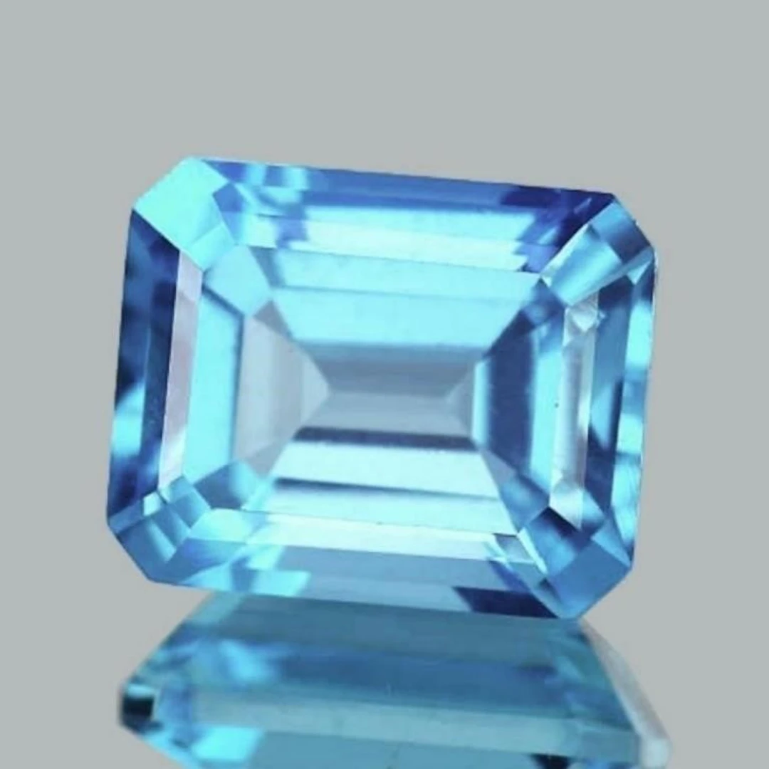 Natural Sky Blue Topaz {Flawless-VVS1}