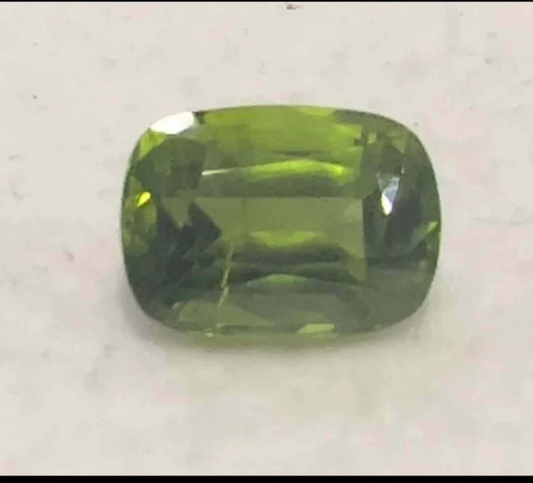 Natural Cushion Green Peridot 10.98 Cts - Untreate