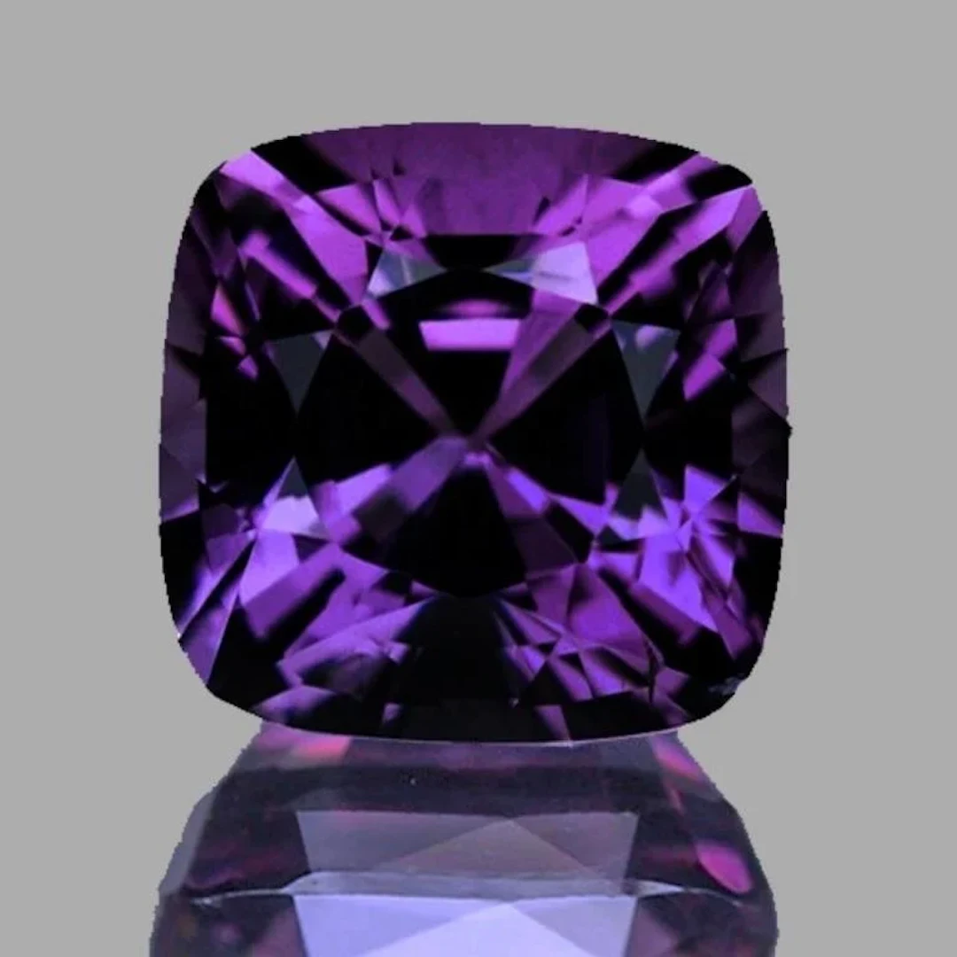 Natural Violet Sapphire 4.50 MM {VS}
