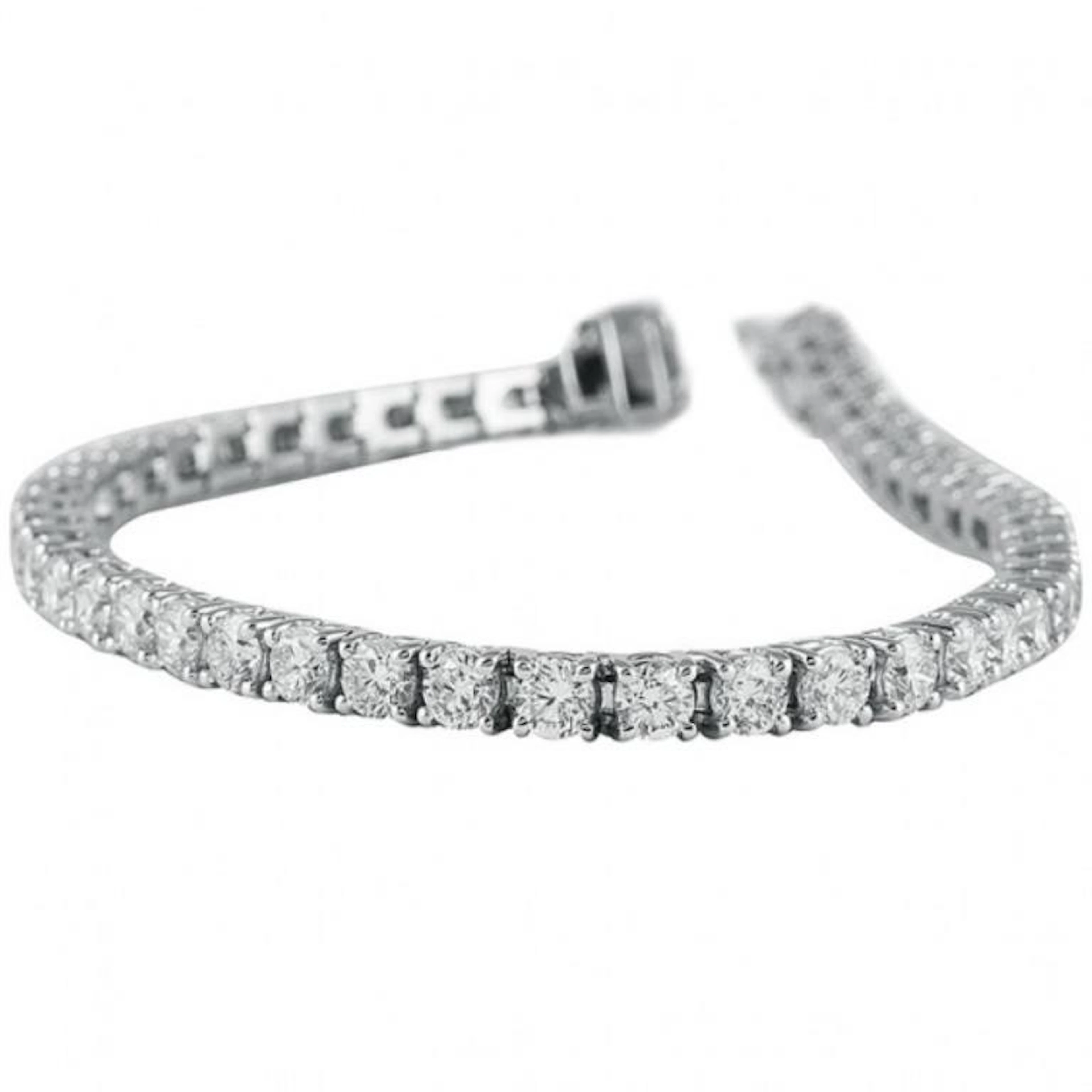 18k Gold & Brilliant White Diamonds 23.52 Cts Brac