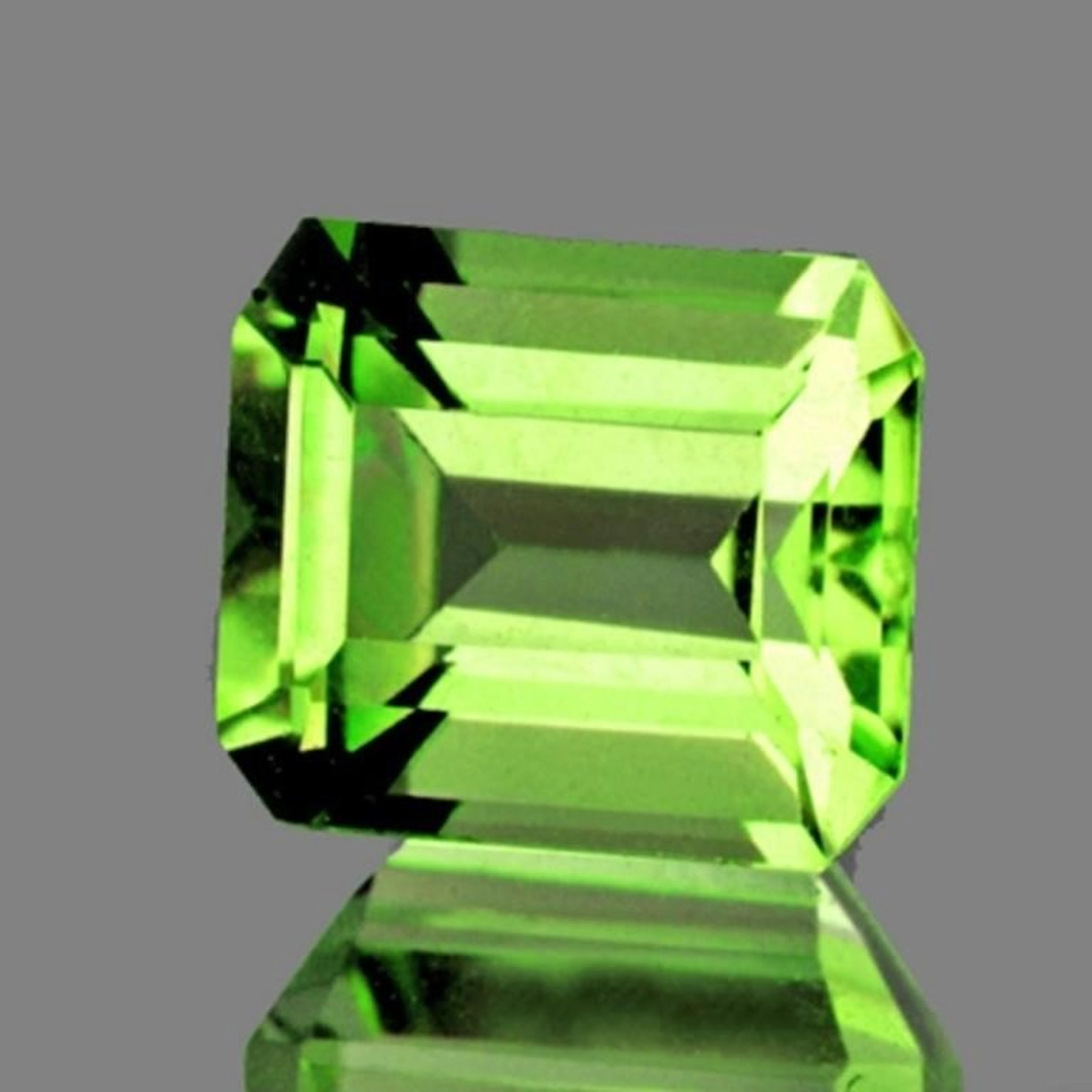 Natural Apple Green Tourmaline [Flawless-VVS]