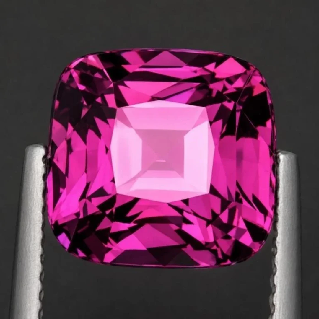 Natural Red Purple Spinel [Flawless-VVS]