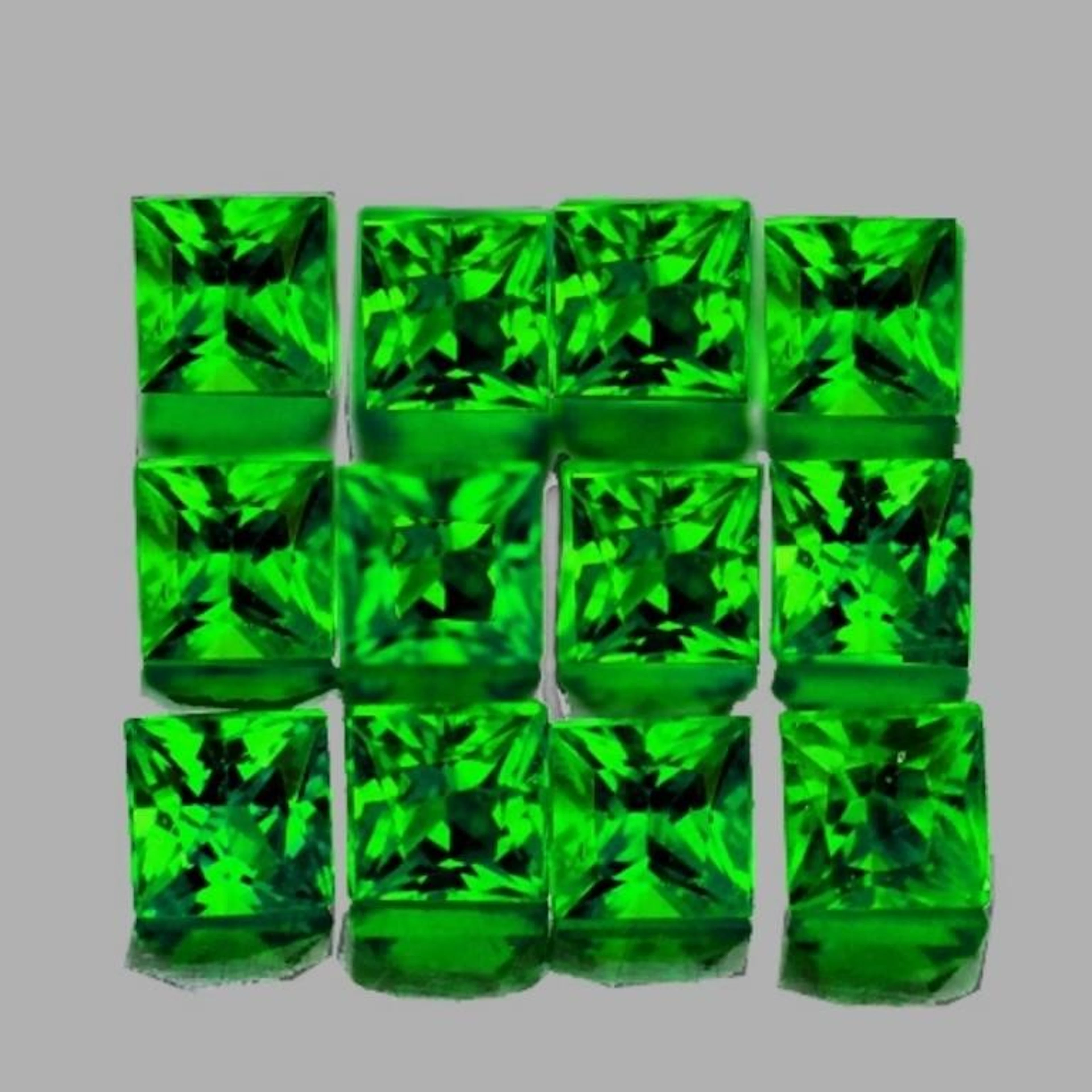 Natural Green Tsavorite Garnet 12 Pcs{Flawless-VVS