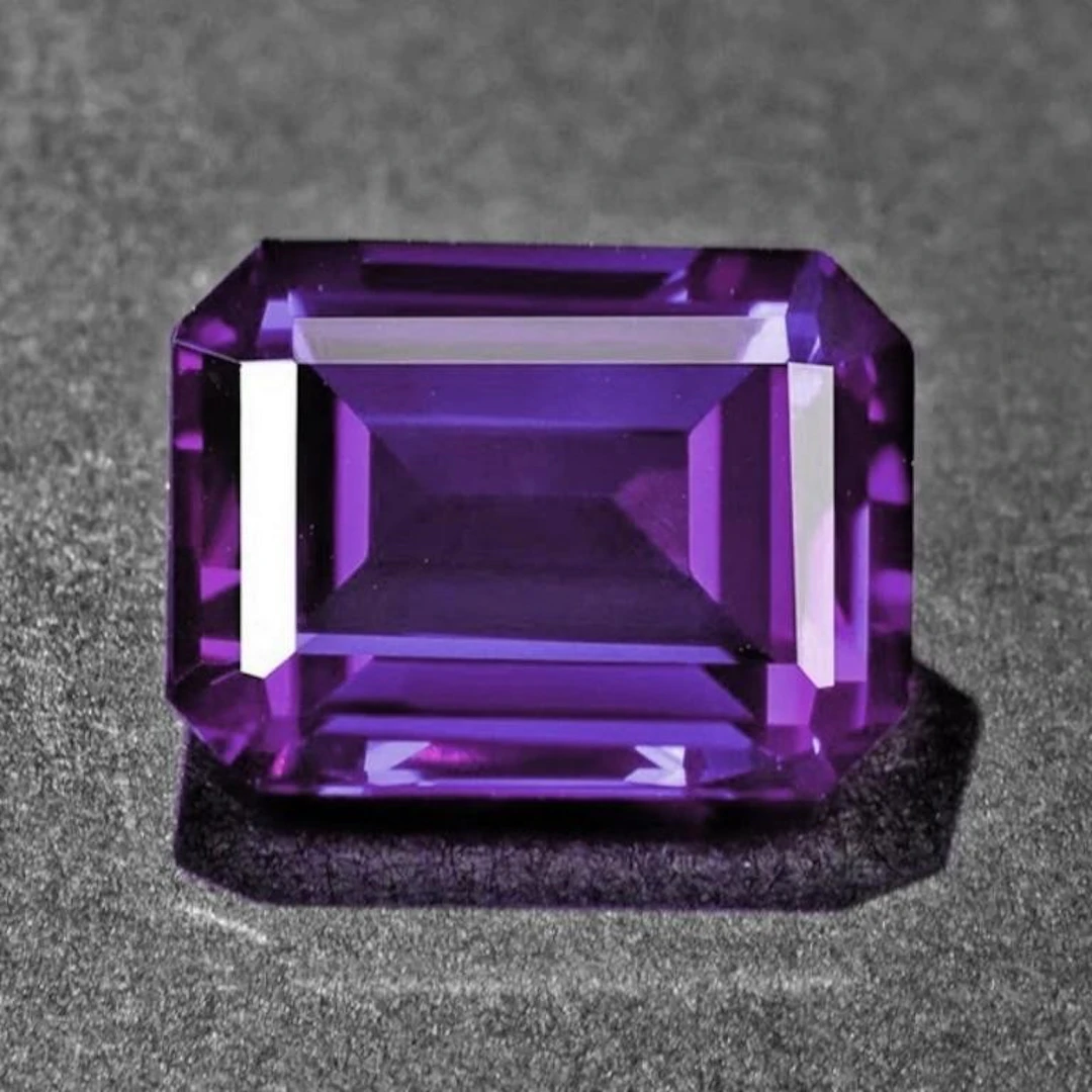 Natural Octagon Purple Spinel [Flawless-VVS]