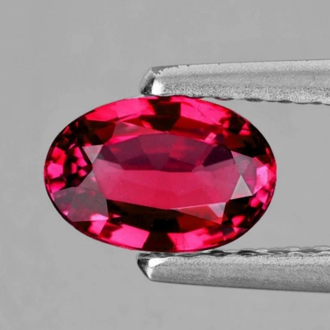 Natural Red Pink Sapphire [Flawless-VVS]