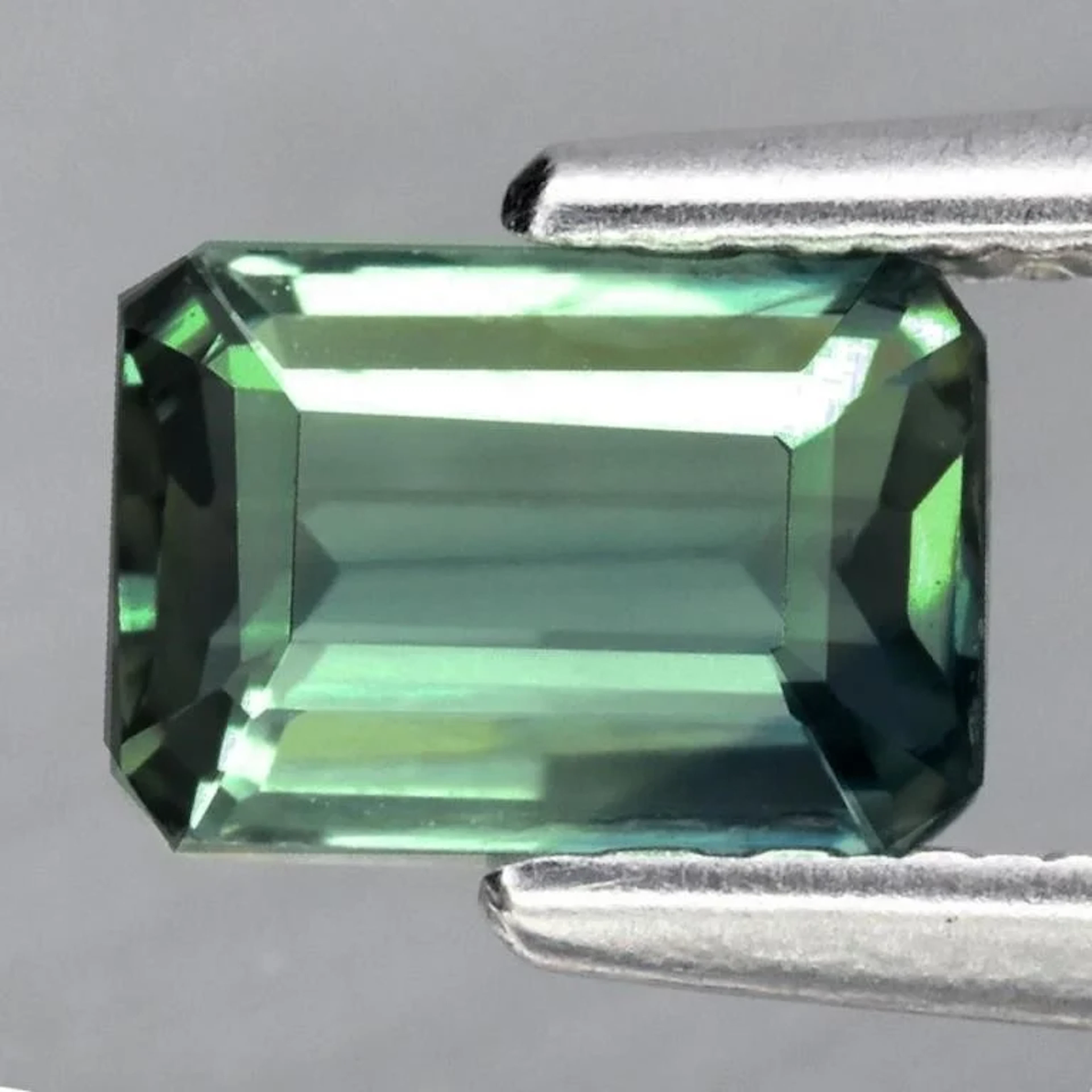 Natural Blue Green Sapphire 1.03 Cts {Flawless-VVS