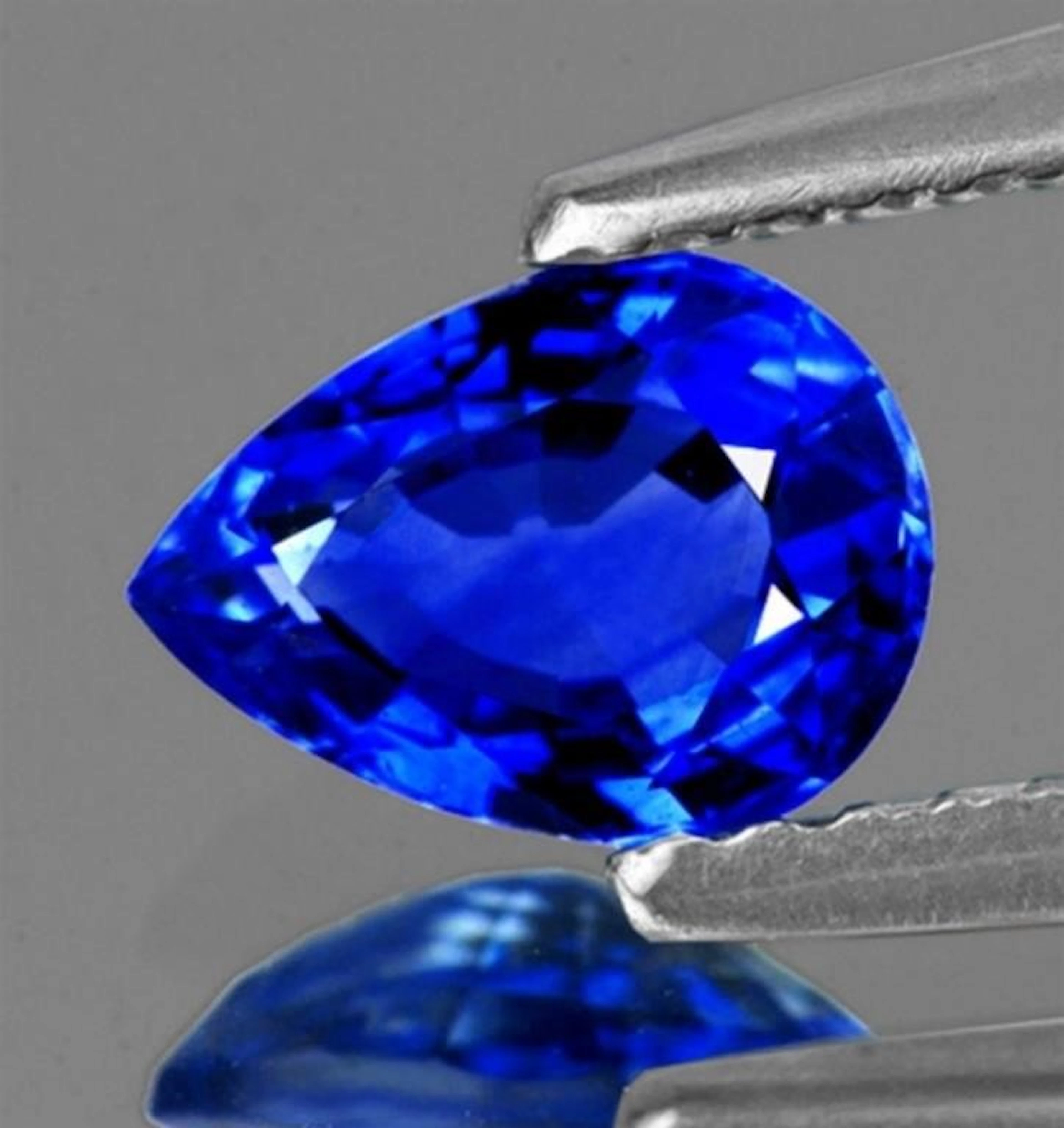 Natural Royal Blue Sapphire [Flawless-VVS]