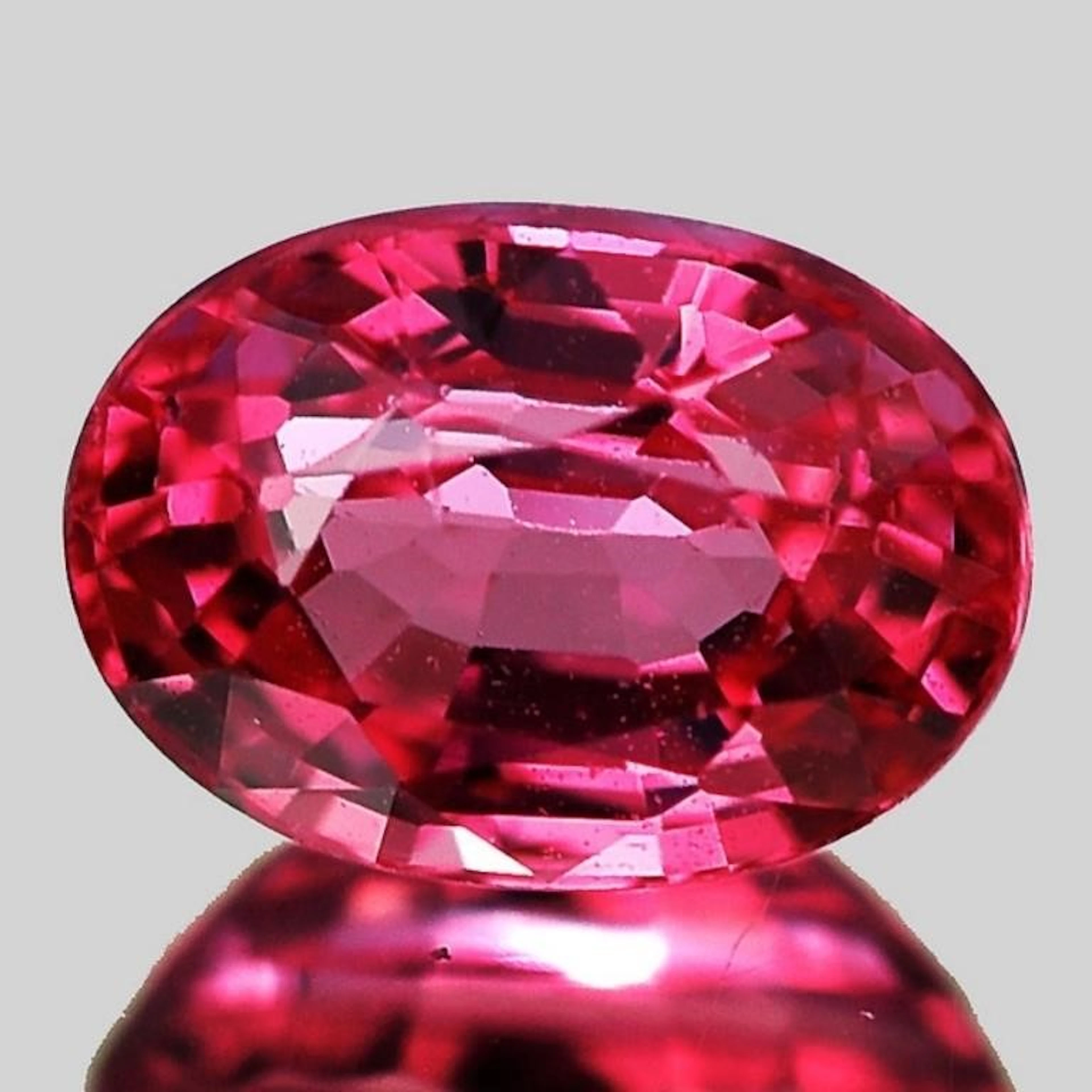 Natural Intense Pink Sapphire [Flawless-VVS]