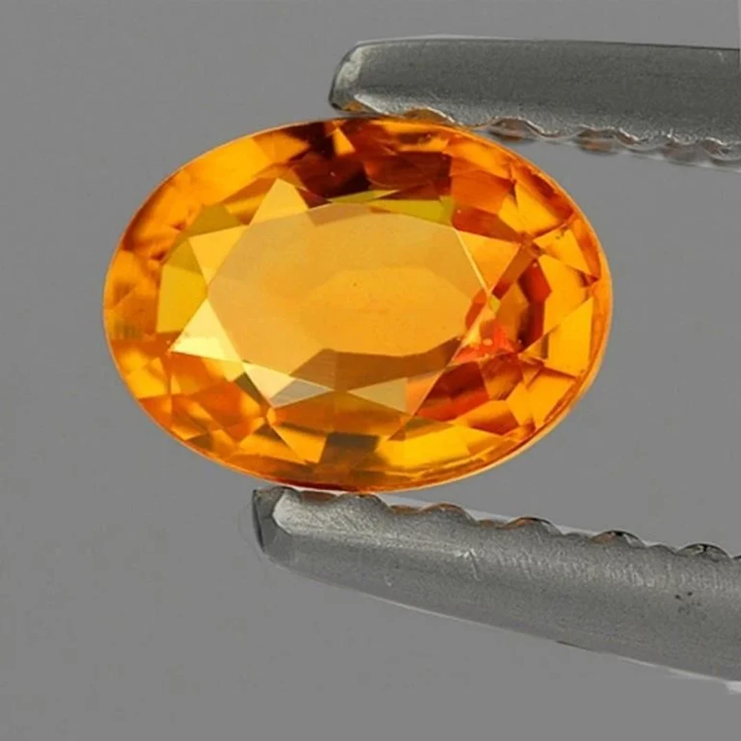 Natural Golden Yellow Sapphire [Flawless-VVS]