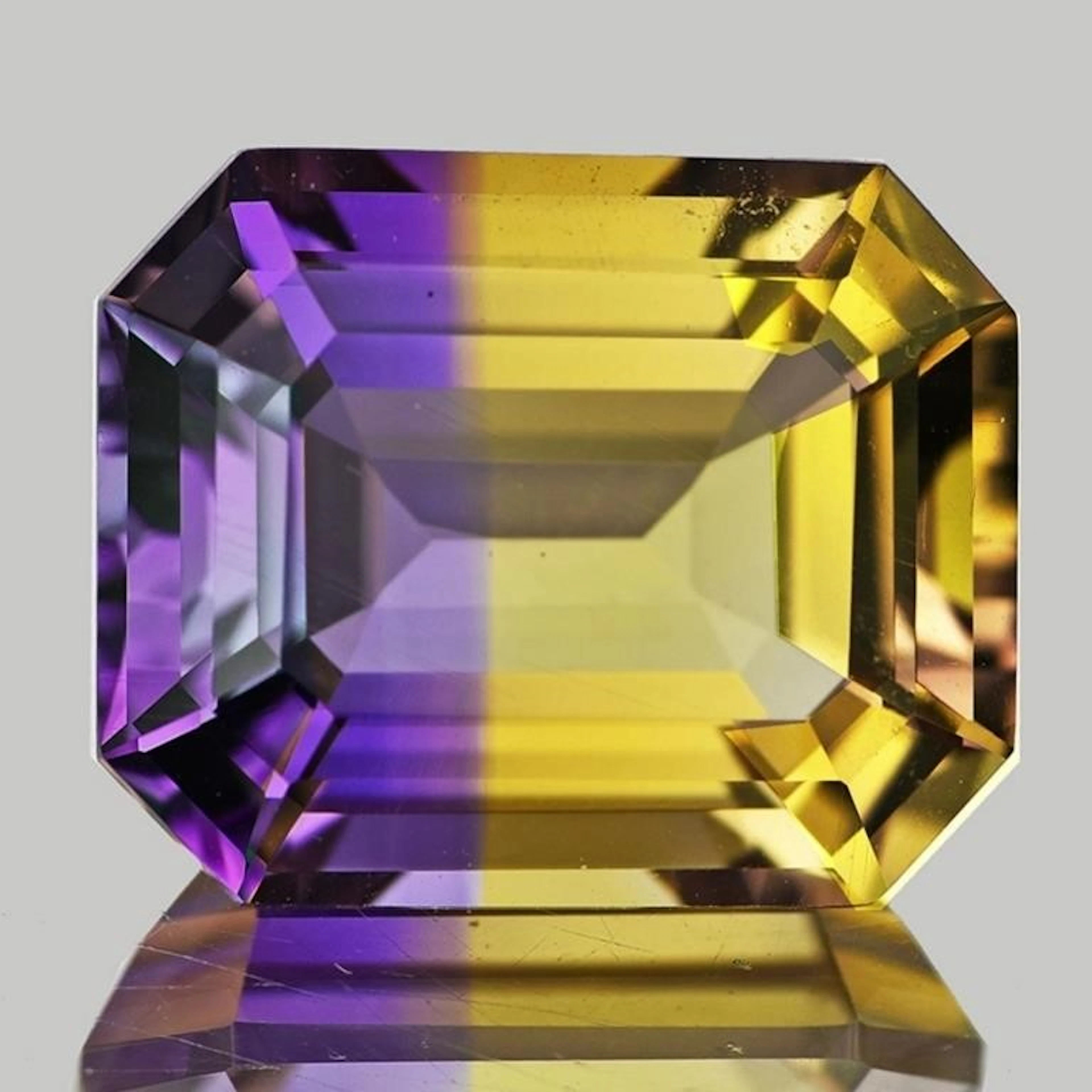 Natural Bi Color Bolivia Ametrine {Flawless-VVS1}