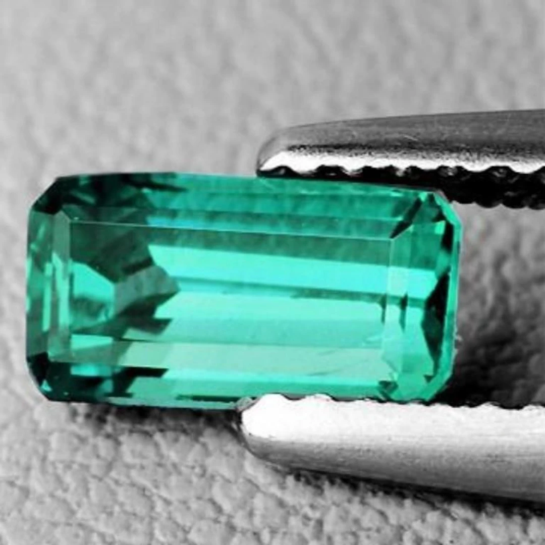 Natural Paraiba Blue Green Apatite [VVS]