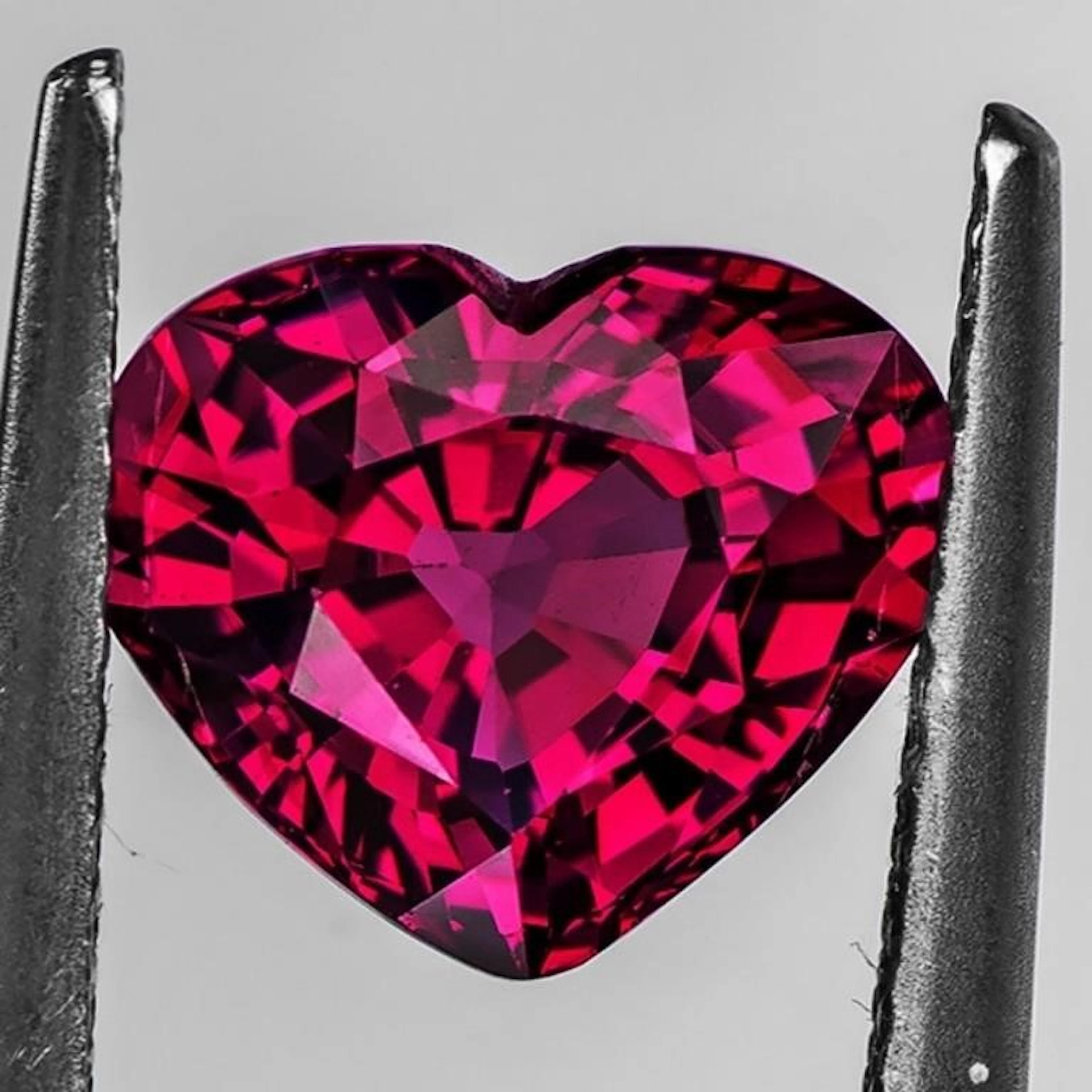 Natural Raspberry Pink Rhodolite Garnet [Flawless-