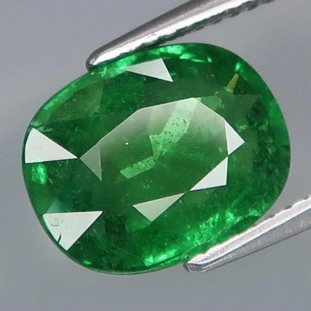Natural Green Tsavorite Garnet 4.23 Cts - Untreate