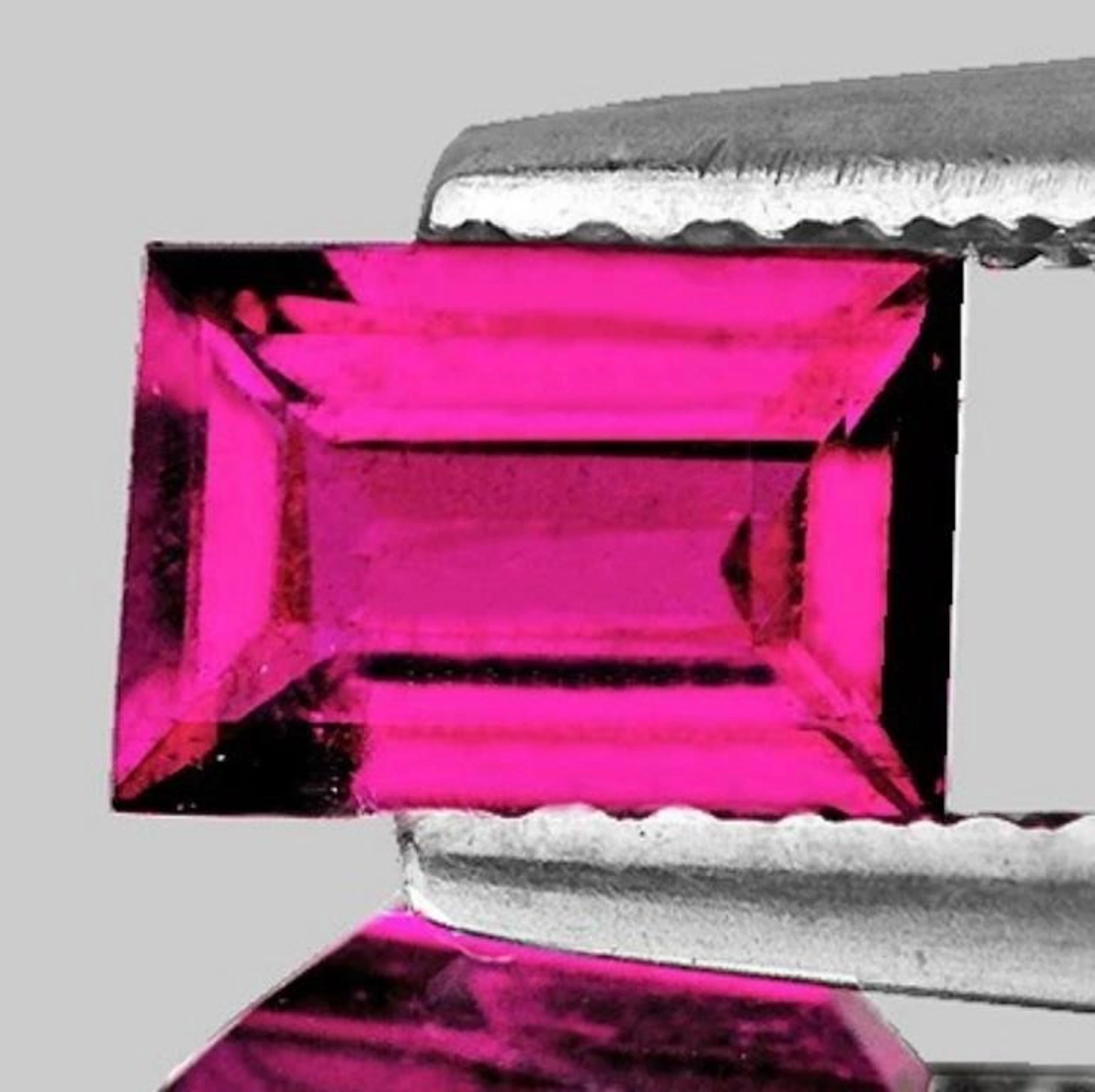 Natural Hot Pink Red Rubellite {Flawless-VVS1}