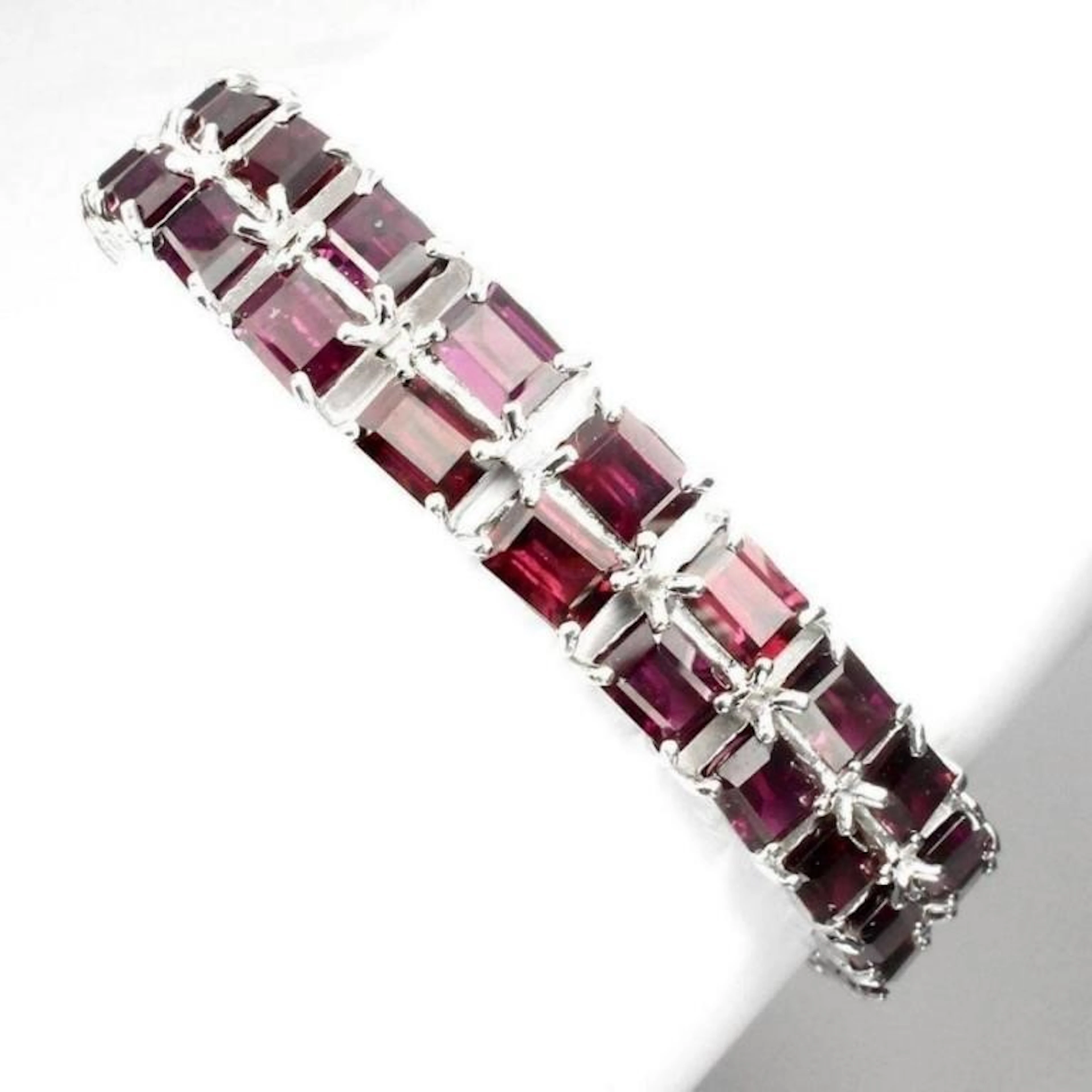 Natural Pink Raspberry Rhodolite Garnet 167 CT Bra