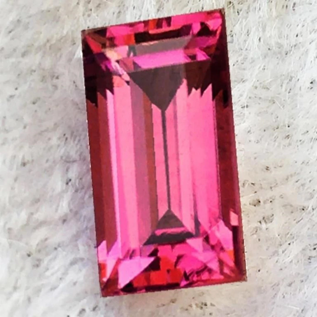 Natural AAA Pink Tourmaline {Flawless-VVS1}