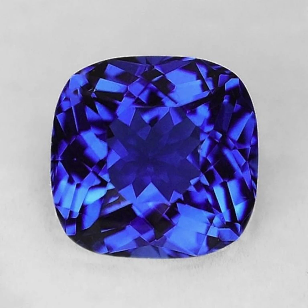 Natural Cushion Purple Blue Tanzanite [Flawless-VV