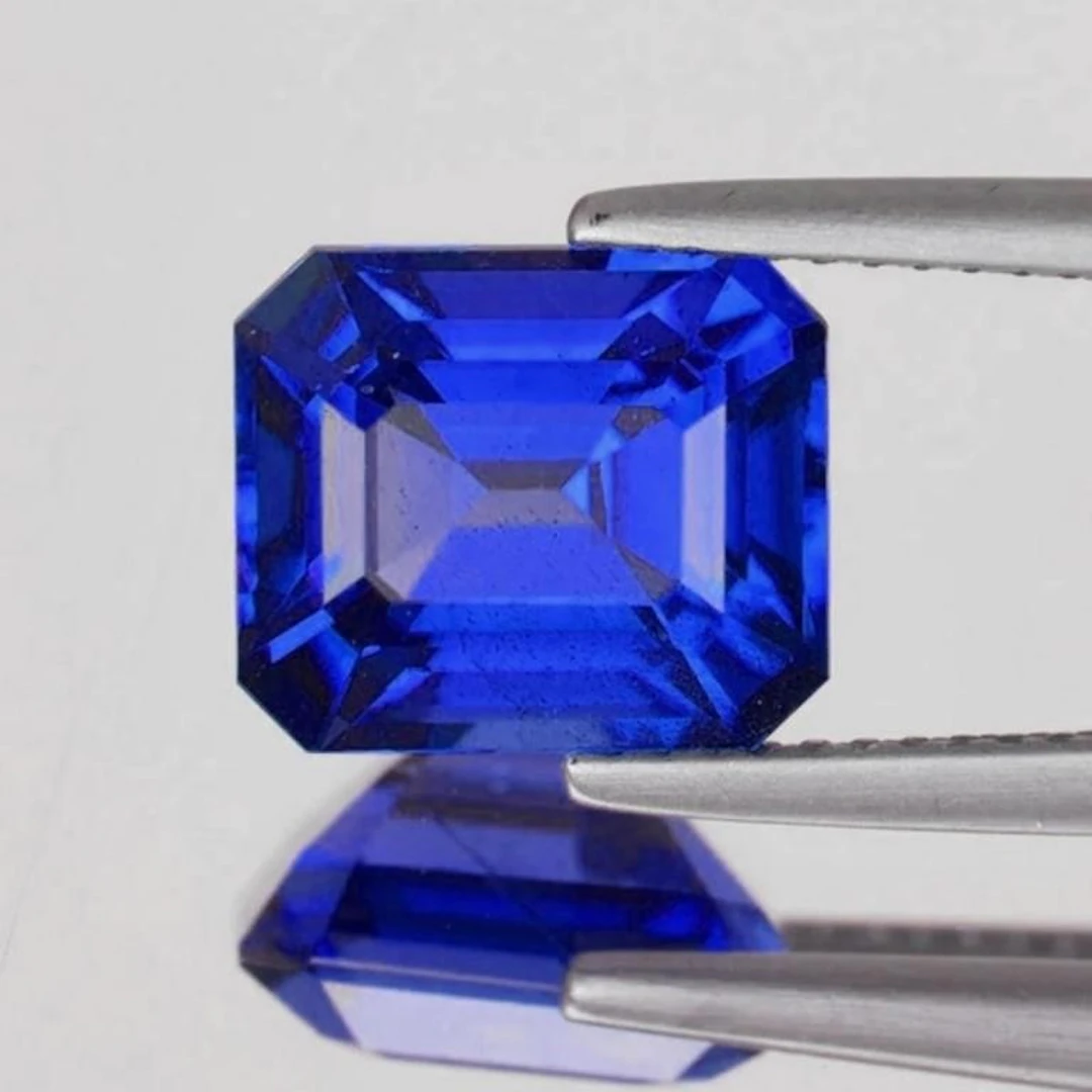 Natural Blue Sapphire [Flawless-VVS]