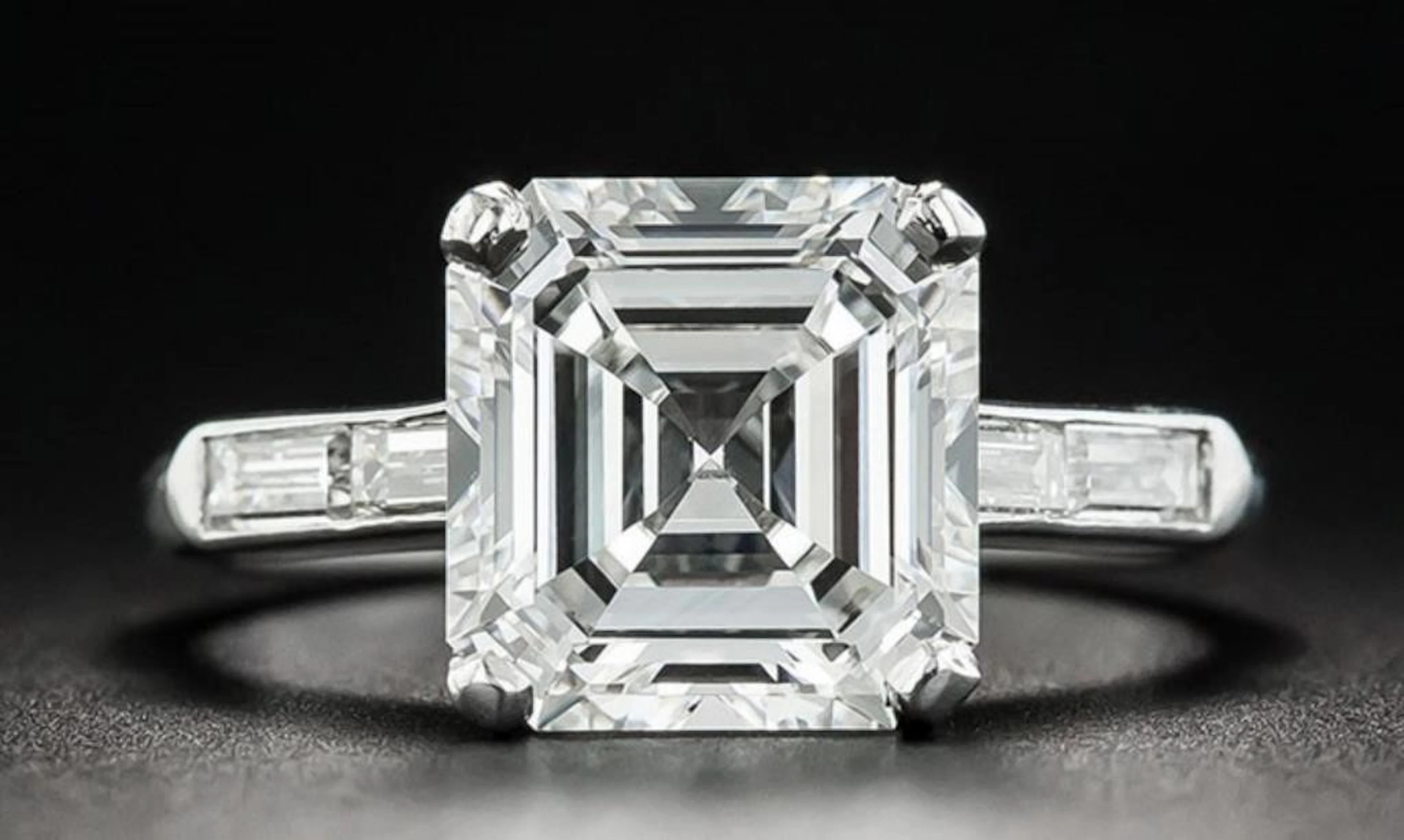 Gold & White Diamond 5.17 Carats E/VVS - IGI Certi