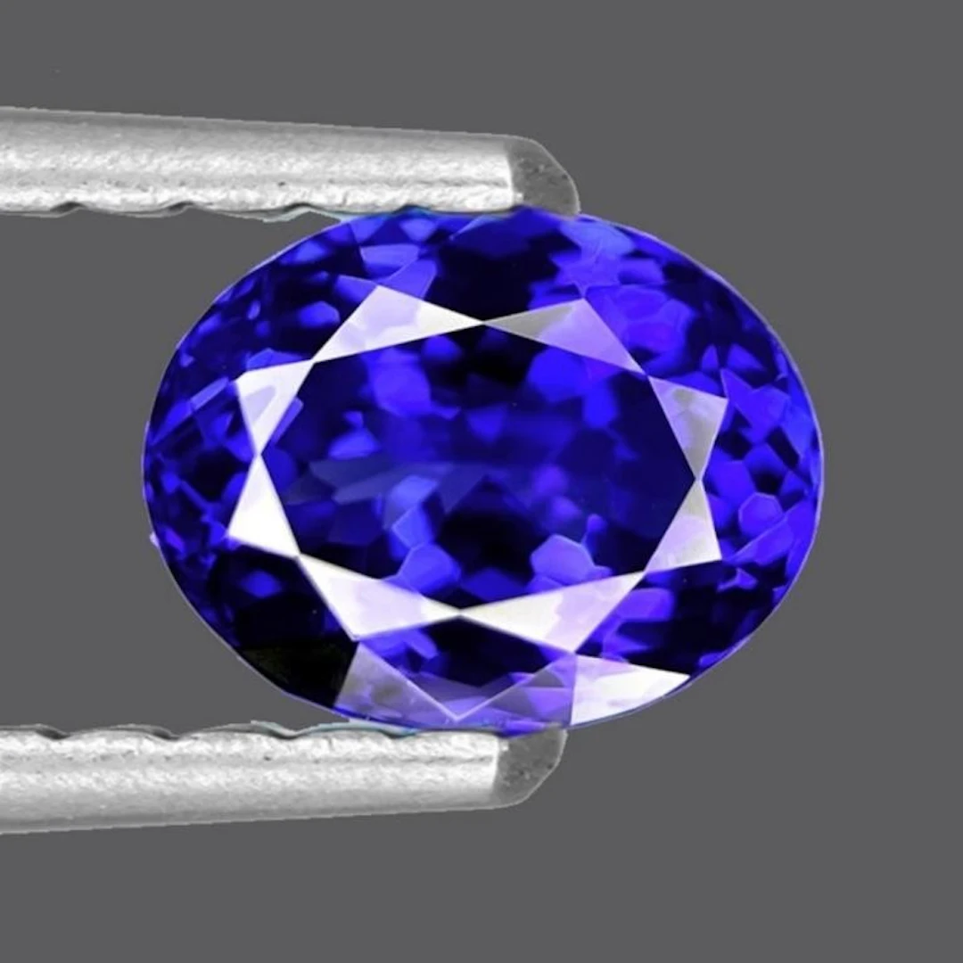 Natural AAA Purple Blue Tanzanite 2.75 Cts - VVS